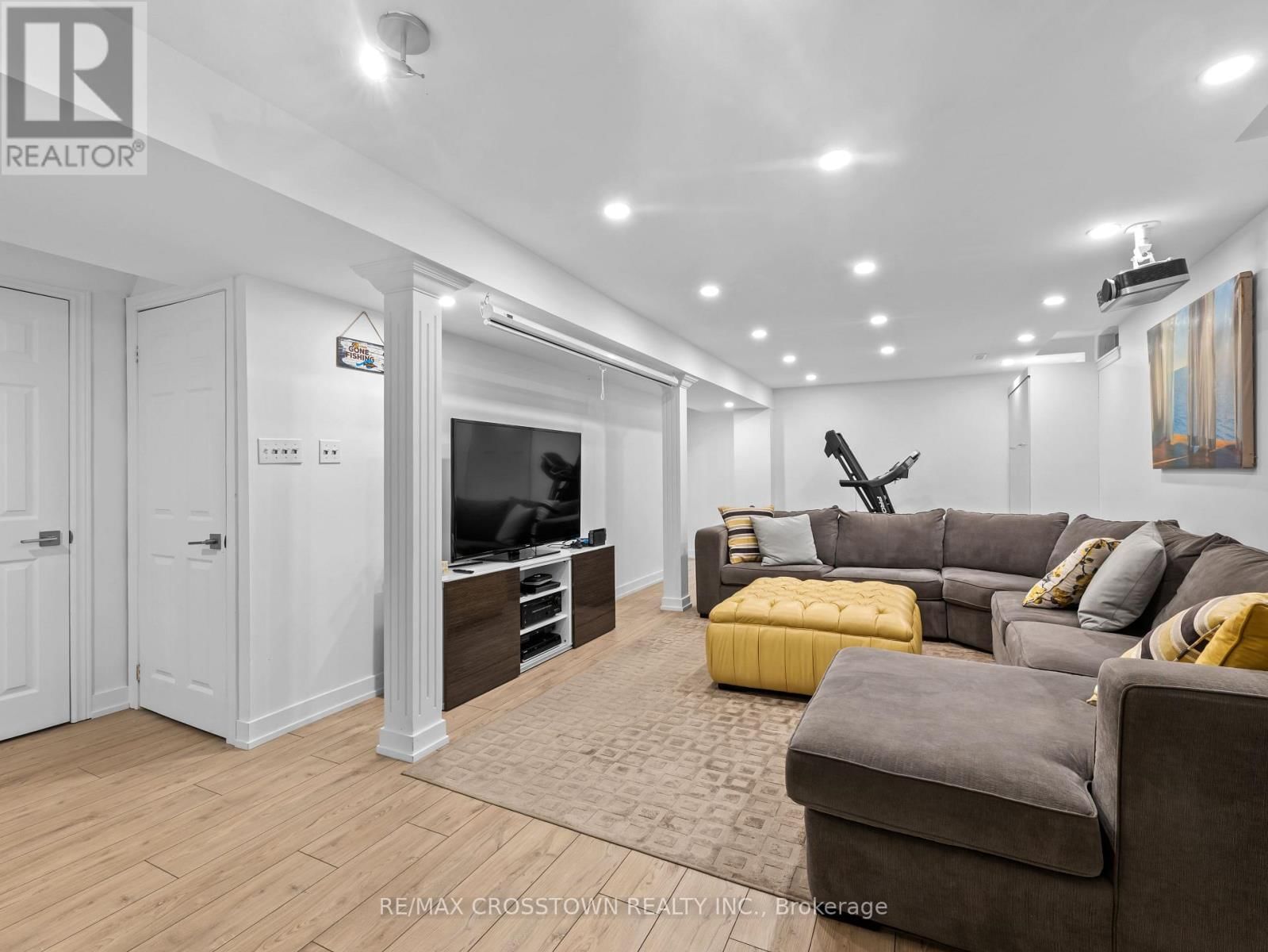 109 GOLDEN GATE CIRCLE Image 21