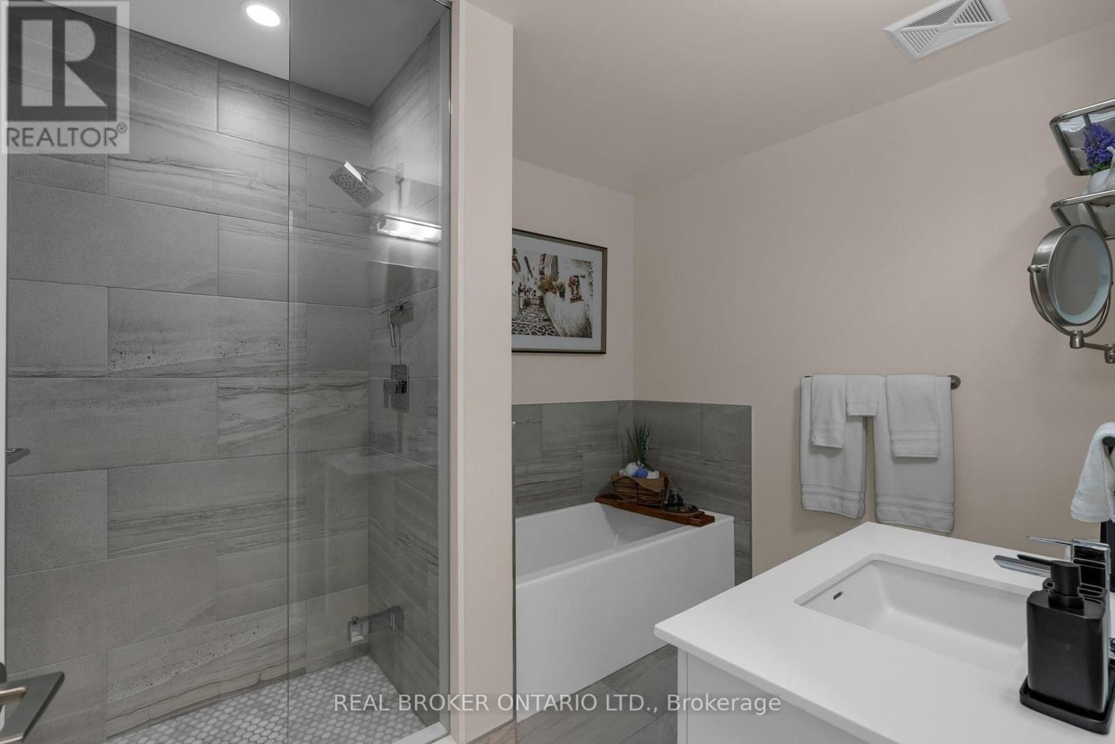 A303 - 241 SEA RAY AVENUE Image 18