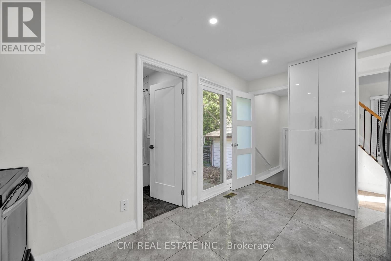 153 CLARENCE STREET Image 11