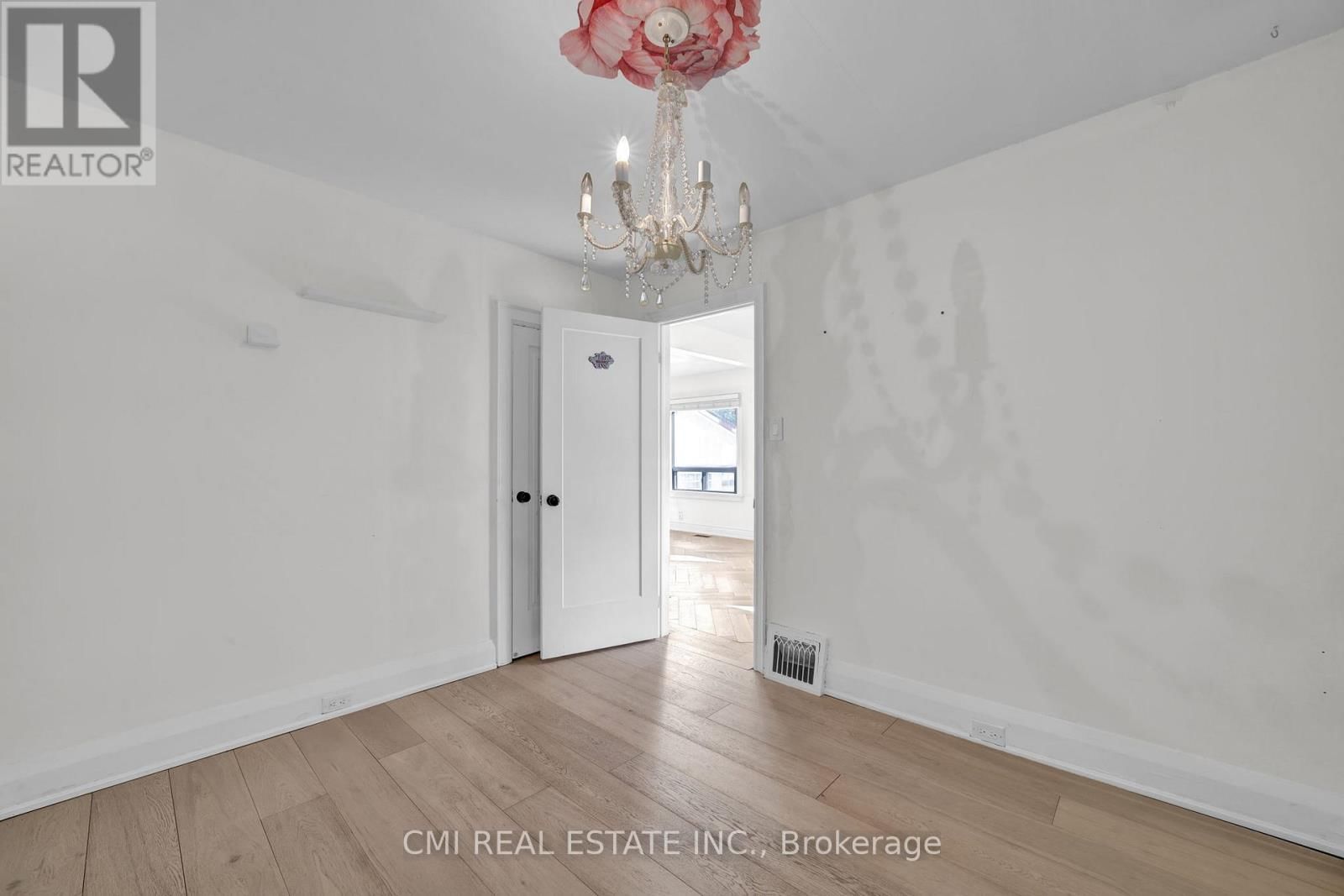 153 CLARENCE STREET Image 16