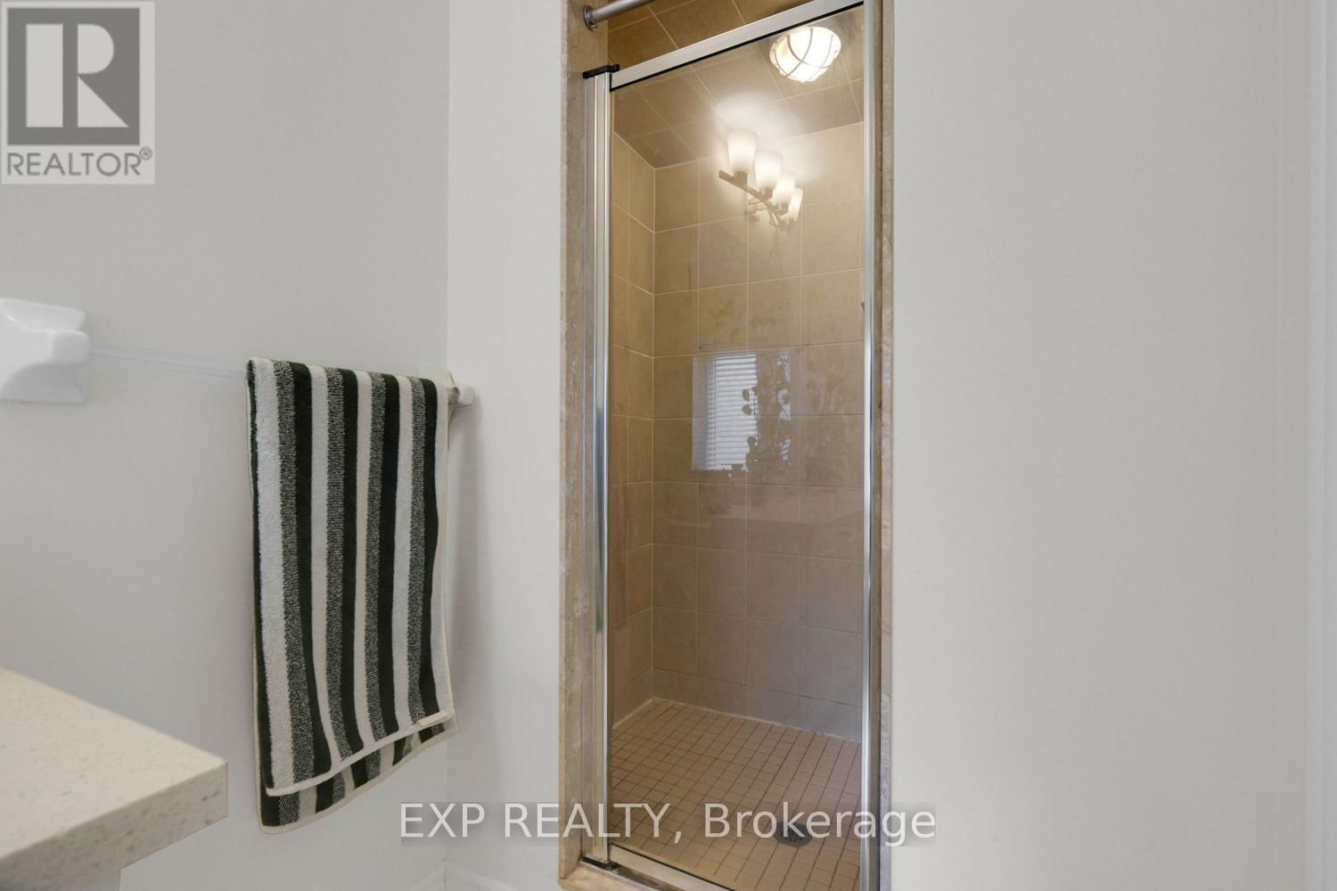 24 WILLIAMS STREET Image 18