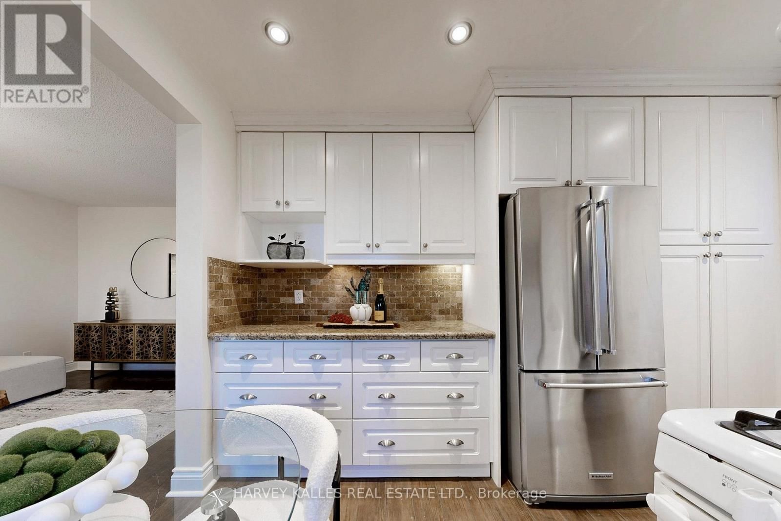 62 DERSINGHAM CRESCENT Image 9