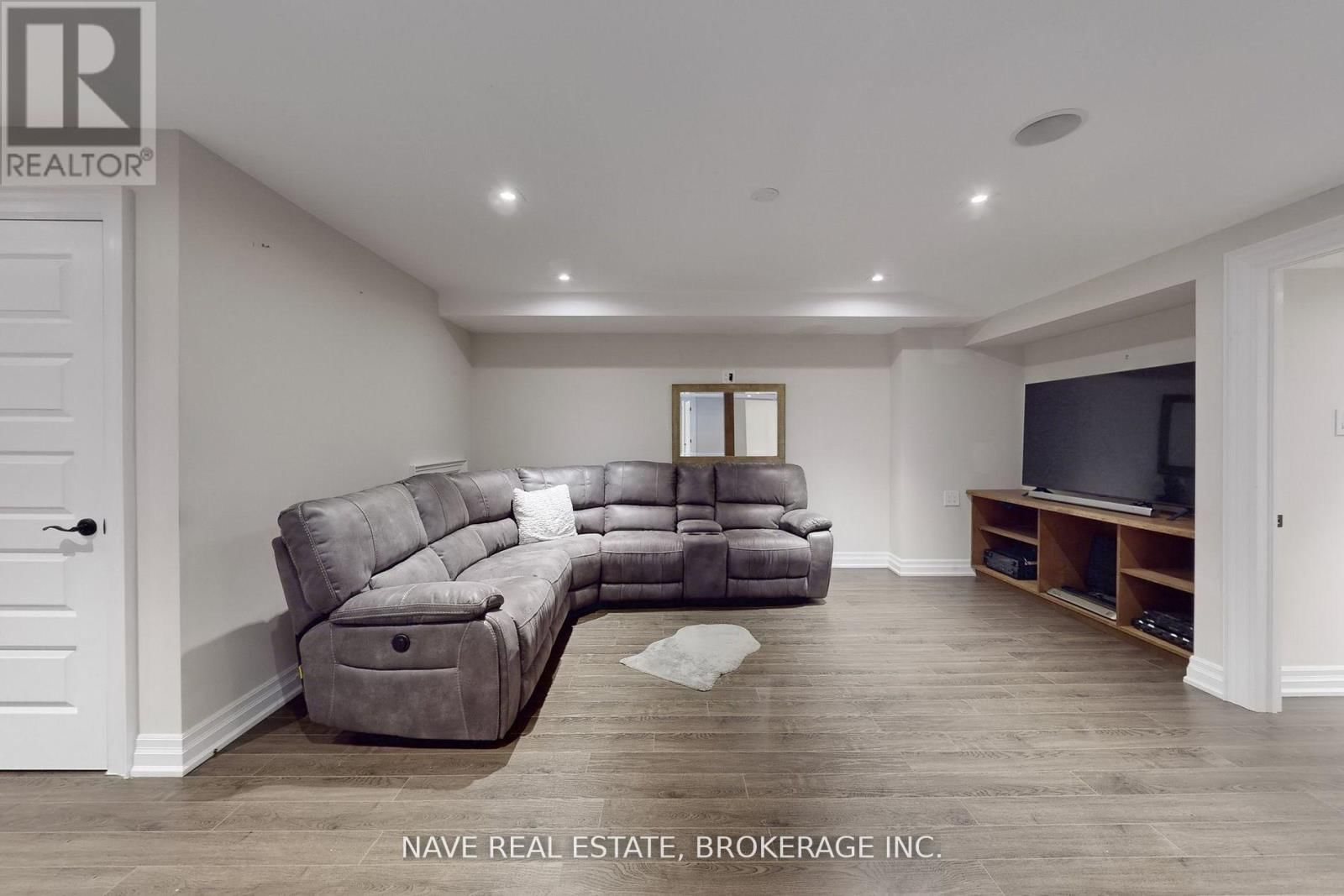 63 ELDERBERRY TRAIL Image 24