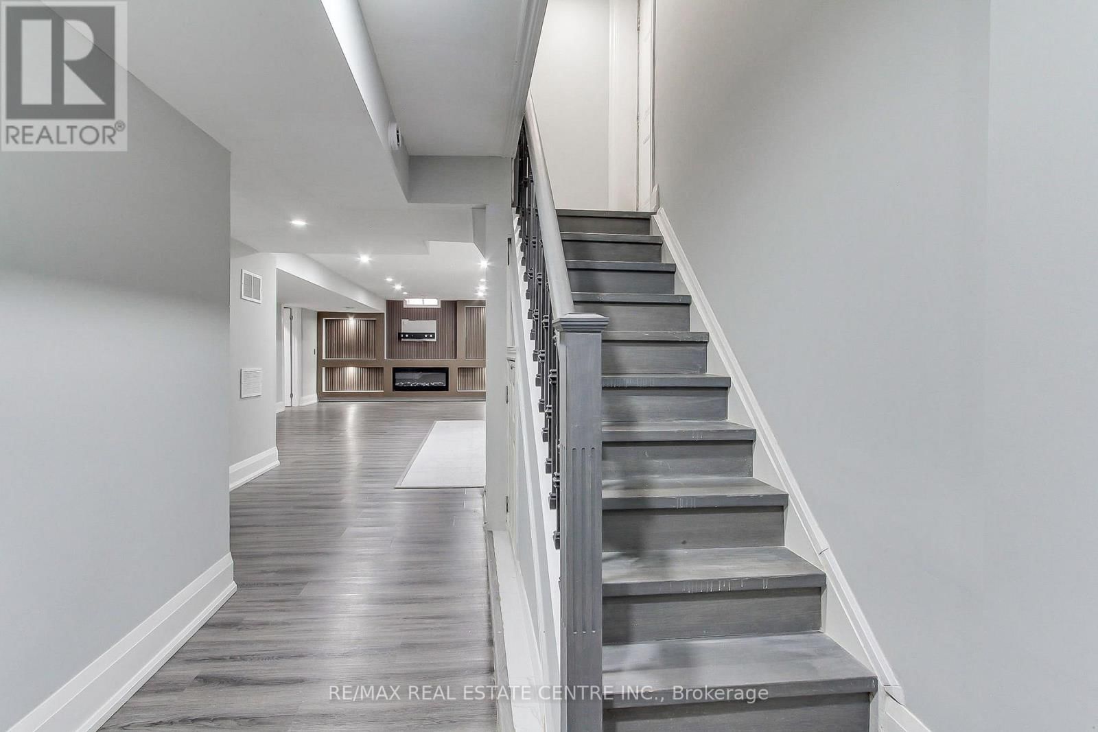 54 WOODBURY CRESCENT Image 39