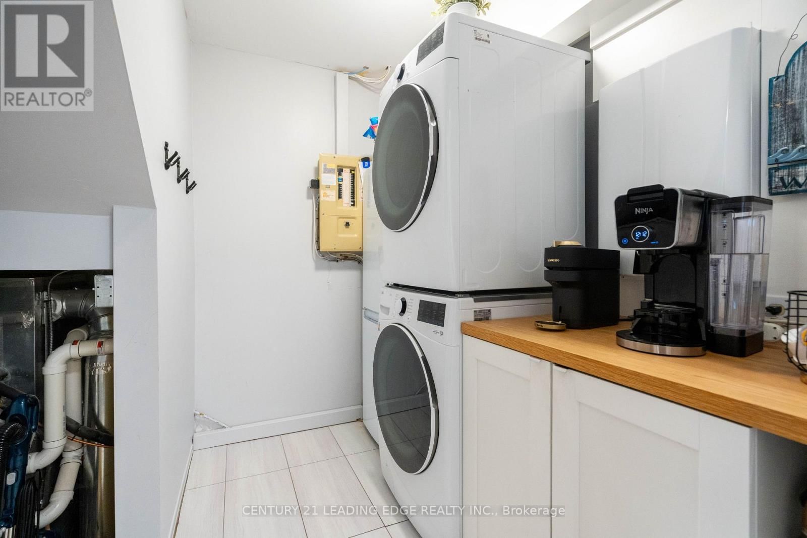 9 - 9 DAVY POINT CIRCLE Image 14