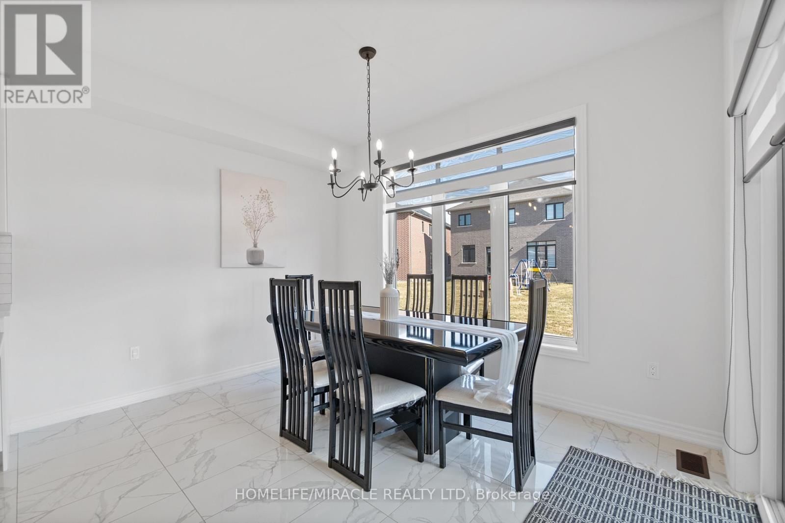 57 FERRAGINE CRESCENT Image 14