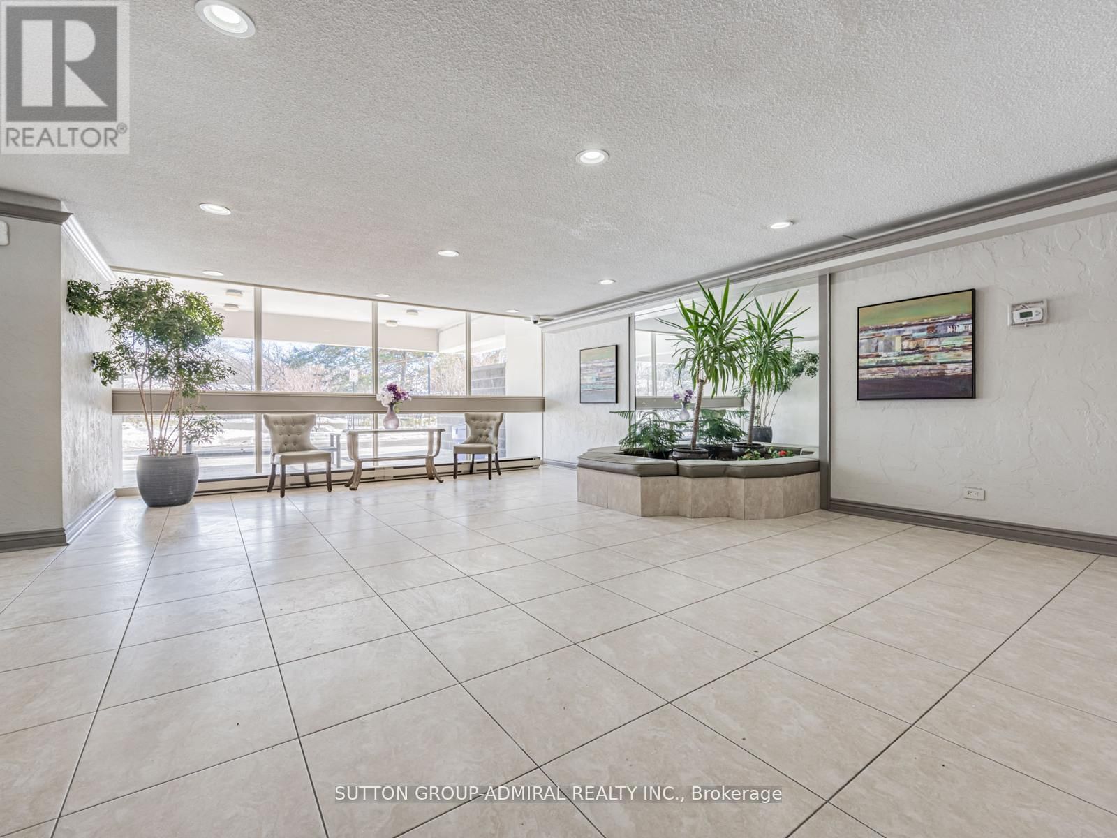 108 - 80 INVERLOCHY BOULEVARD Image 17