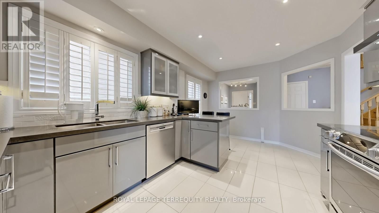 61 QUETICO DRIVE Image 15