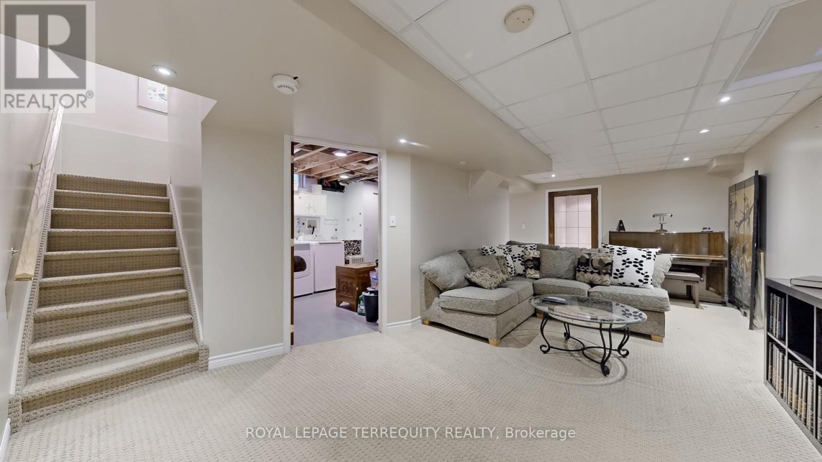 61 QUETICO DRIVE Image 34