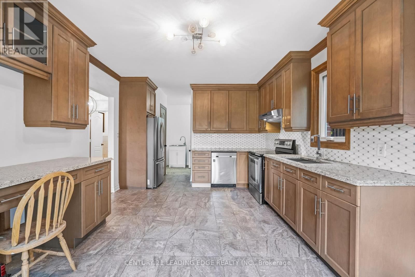 34 MITCHELL AVENUE Image 10