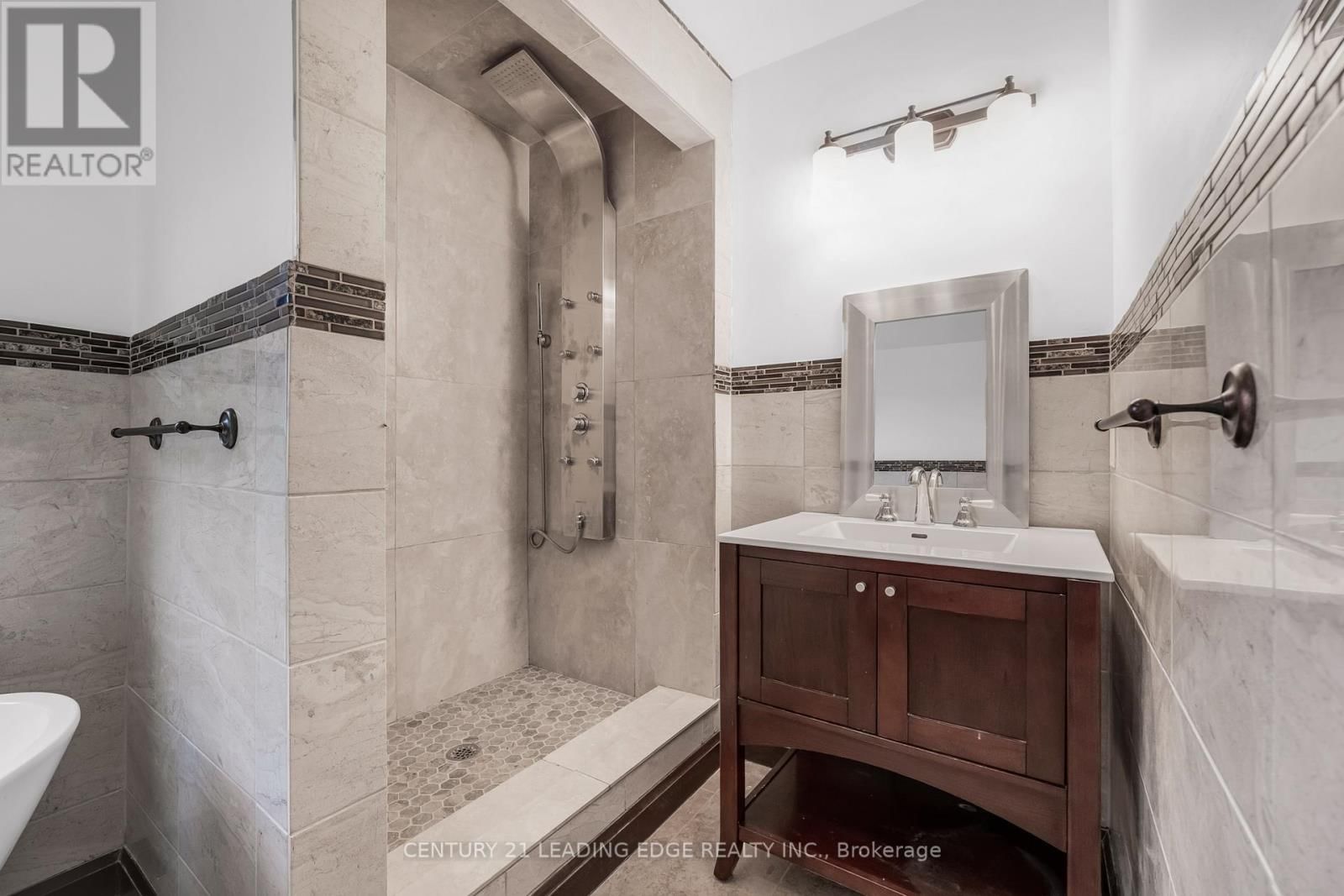 34 MITCHELL AVENUE Image 24