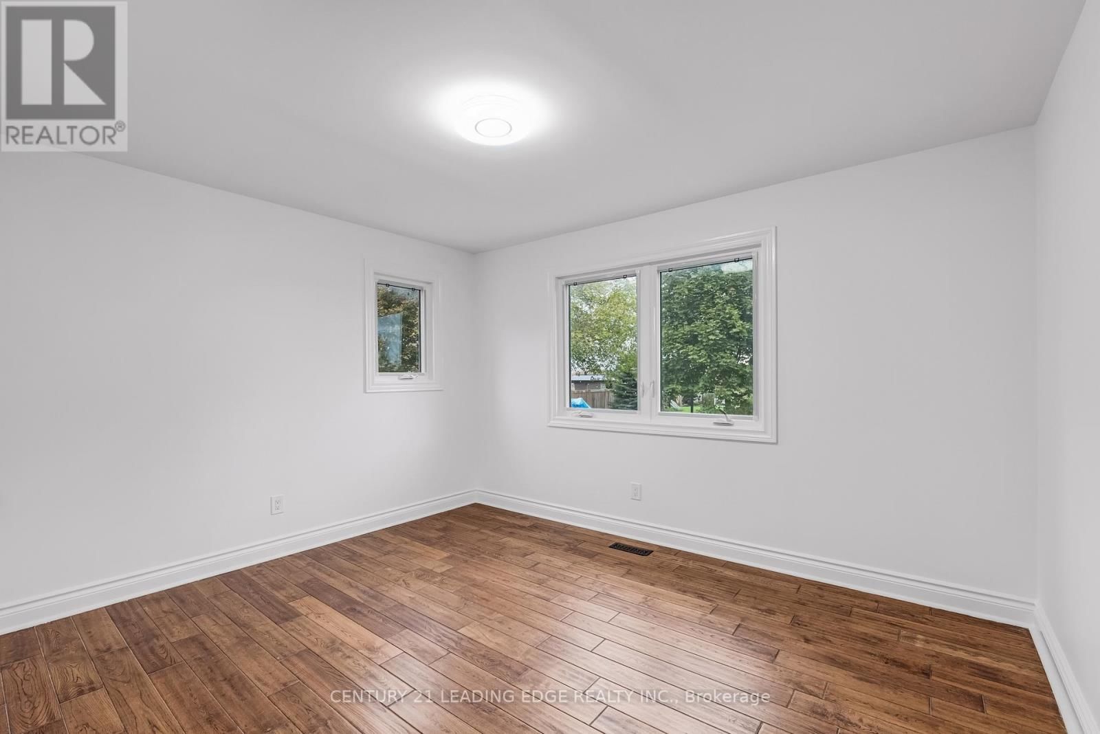 34 MITCHELL AVENUE Image 27