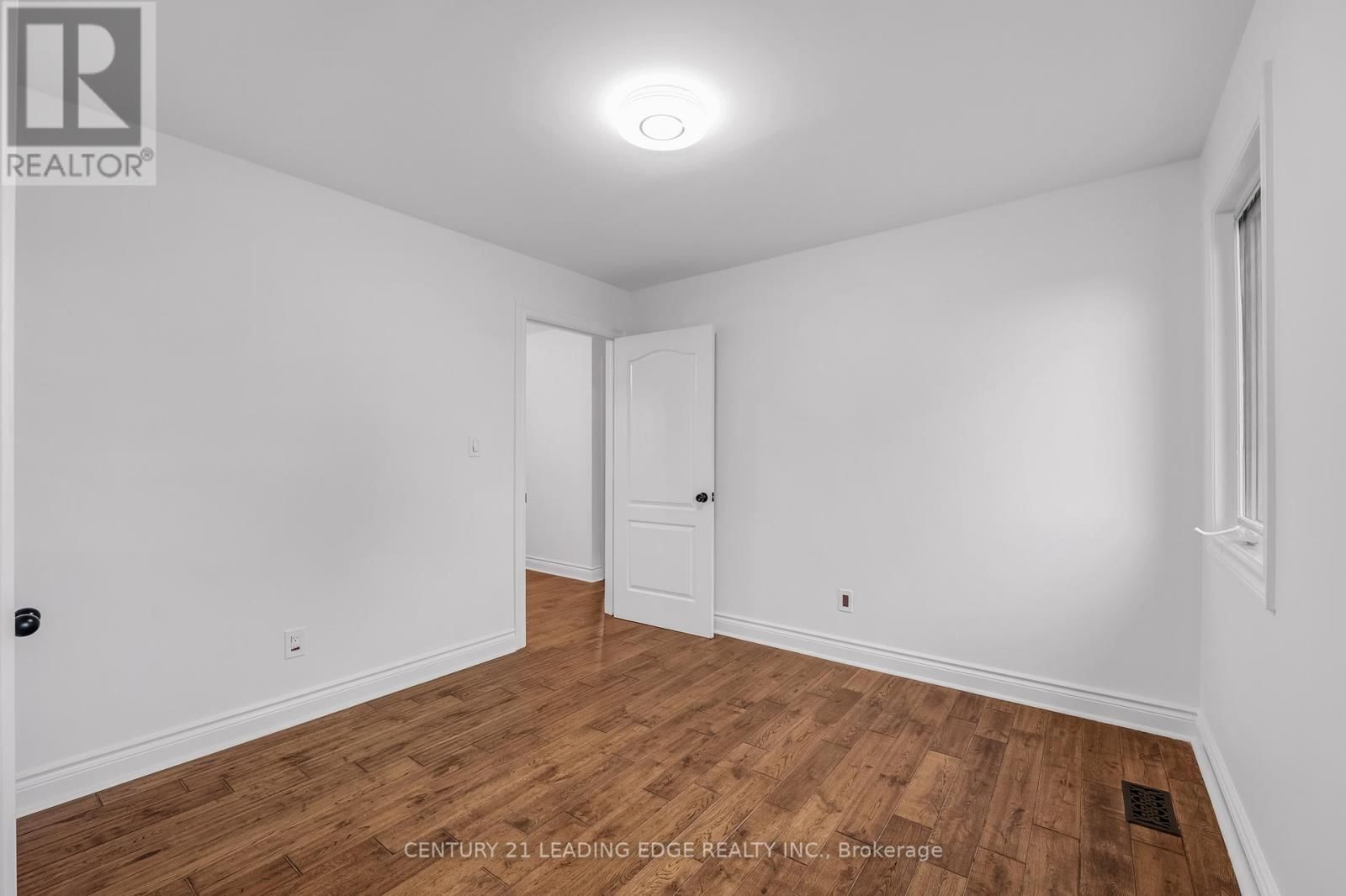 34 MITCHELL AVENUE Image 32