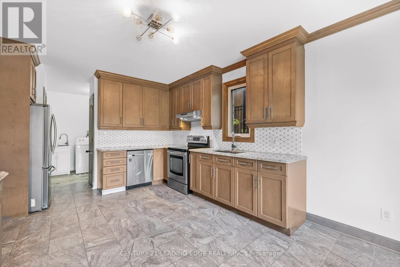 34 MITCHELL AVENUE Image 8