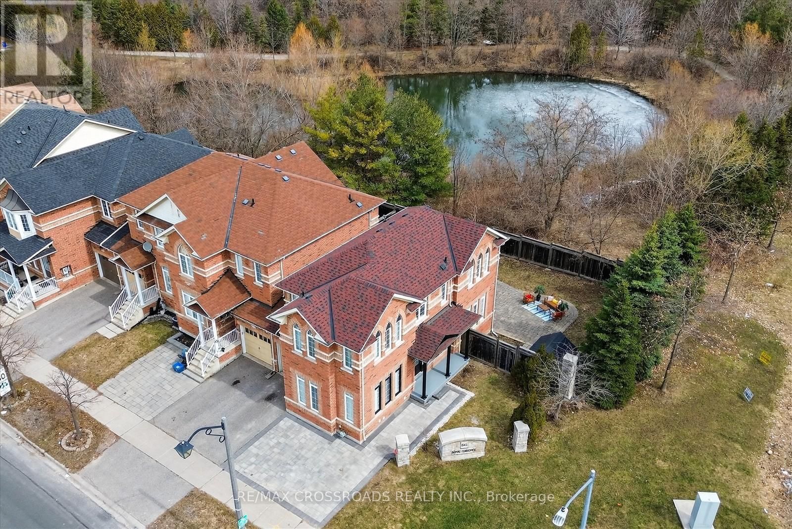 175 RIVERWALK DRIVE Image 8