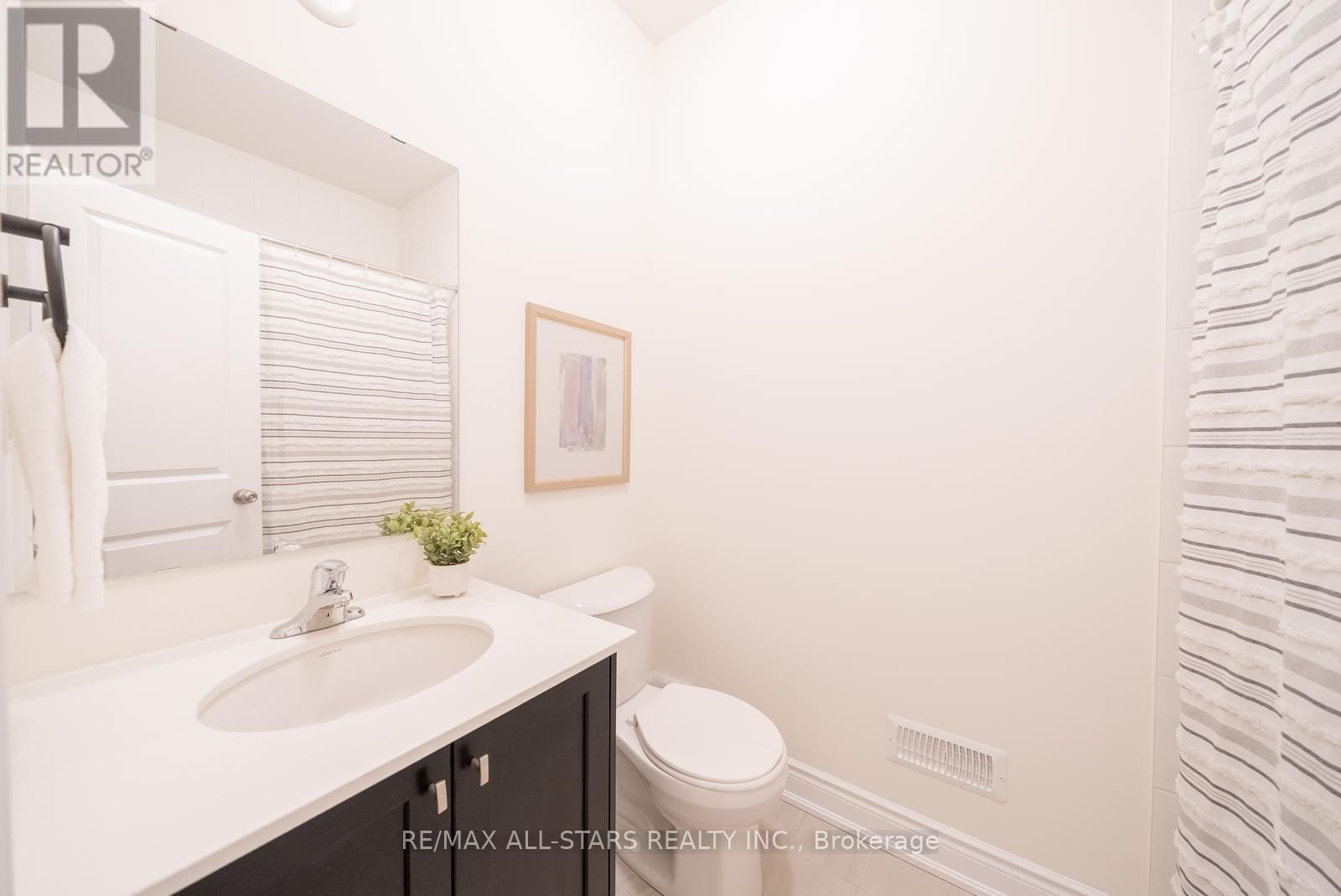 12 GRIFFITH STREET Image 22