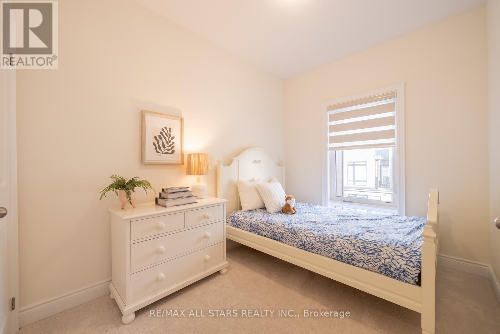 12 GRIFFITH STREET Image 30