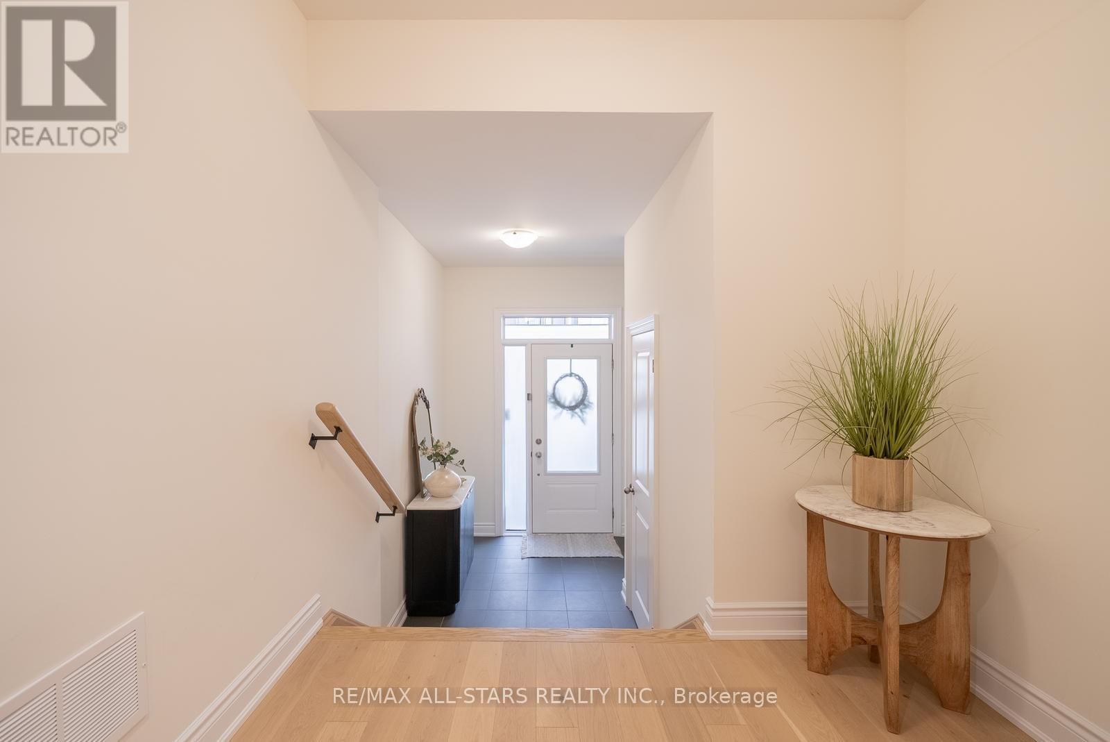 12 GRIFFITH STREET Image 7