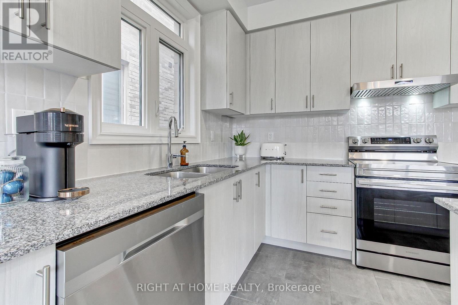 29 PEAR BLOSSOM WAY Image 9