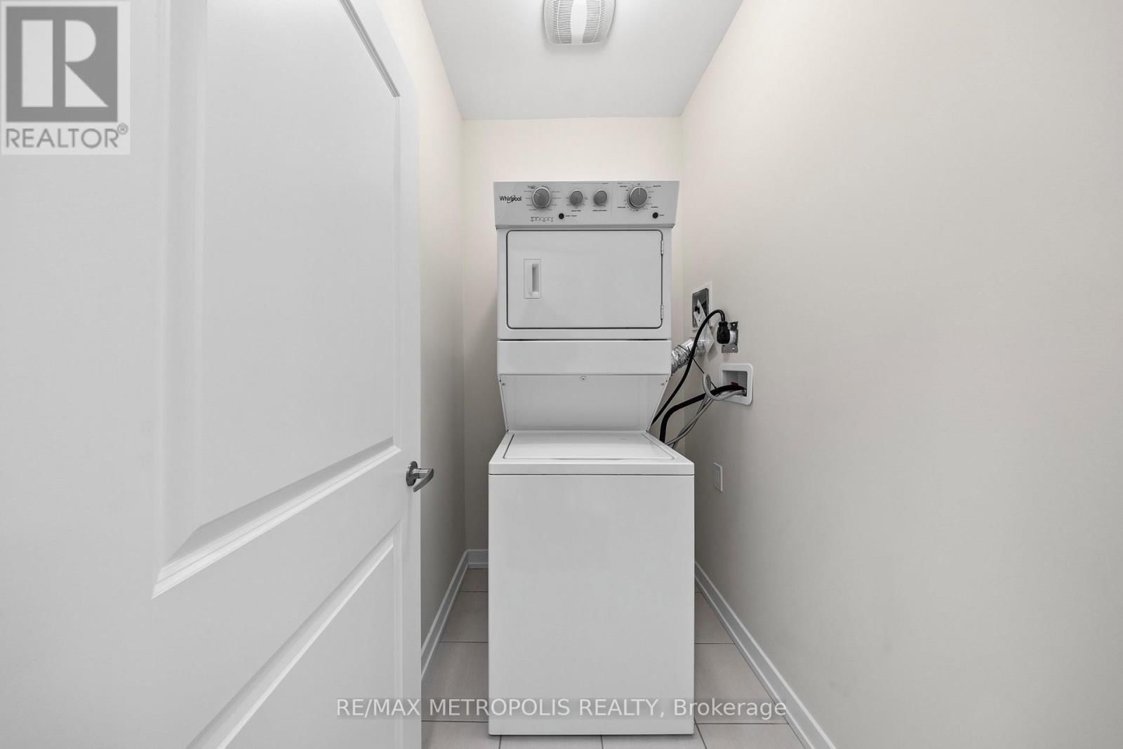 38 SINGHAMPTON ROAD Image 21