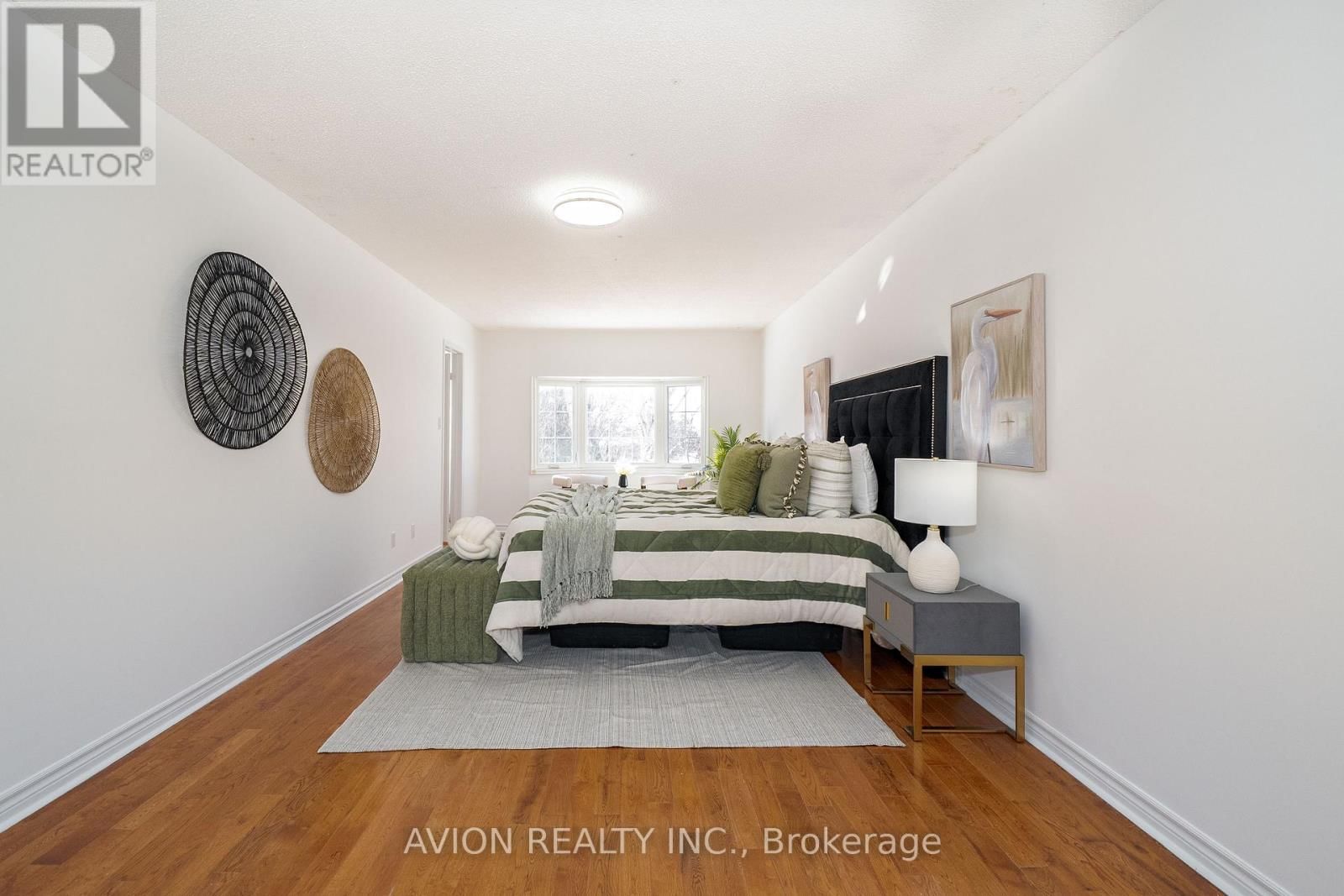 90 PENNY CRESCENT Image 27