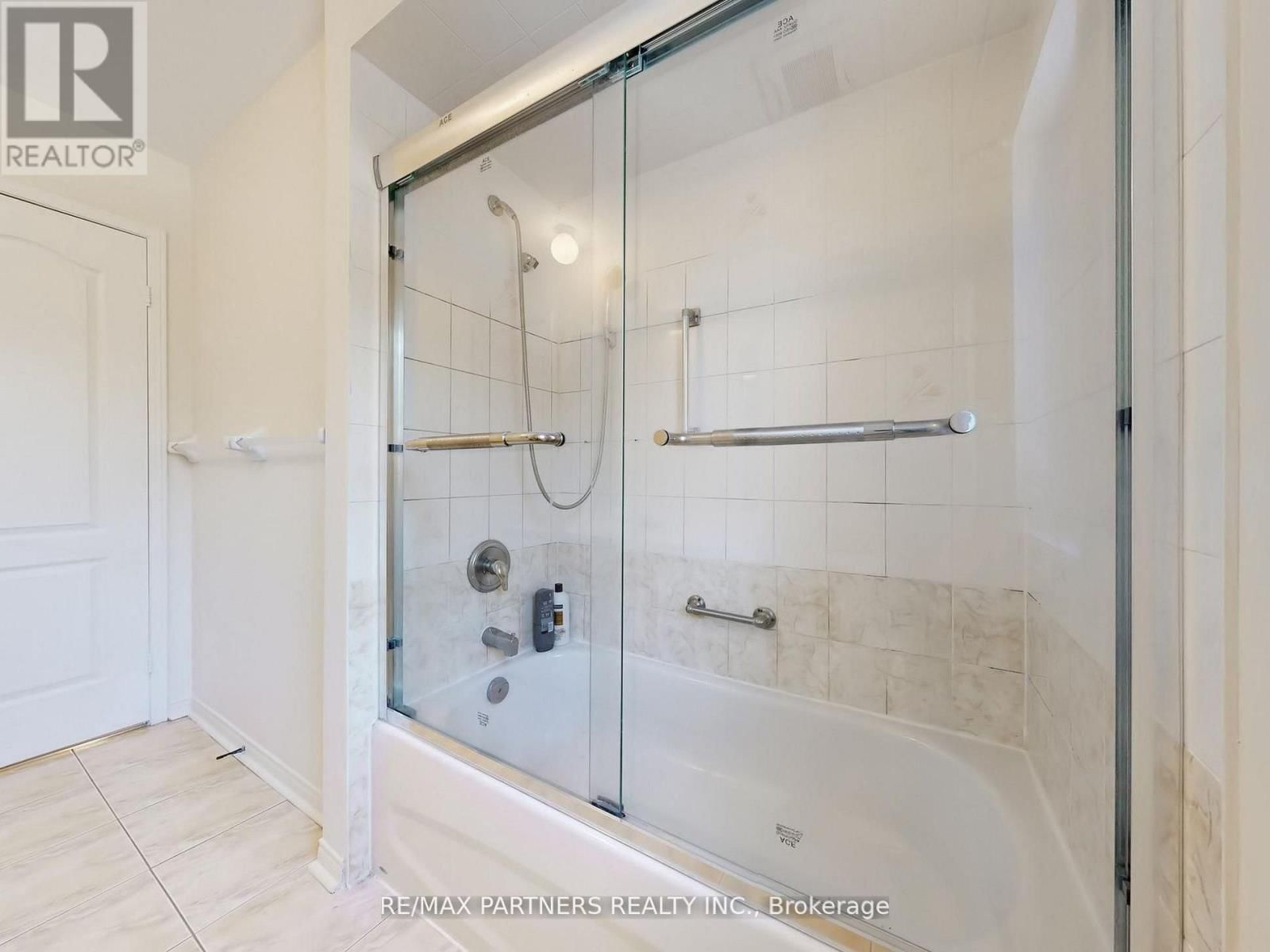 #27 - 50 RUBIN STREET Image 33