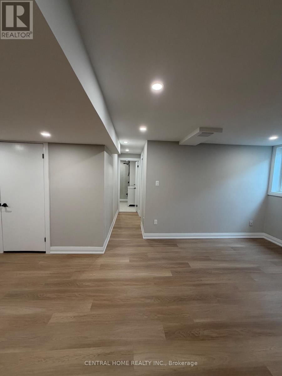 229 SPRING GATE BOULEVARD Image 10