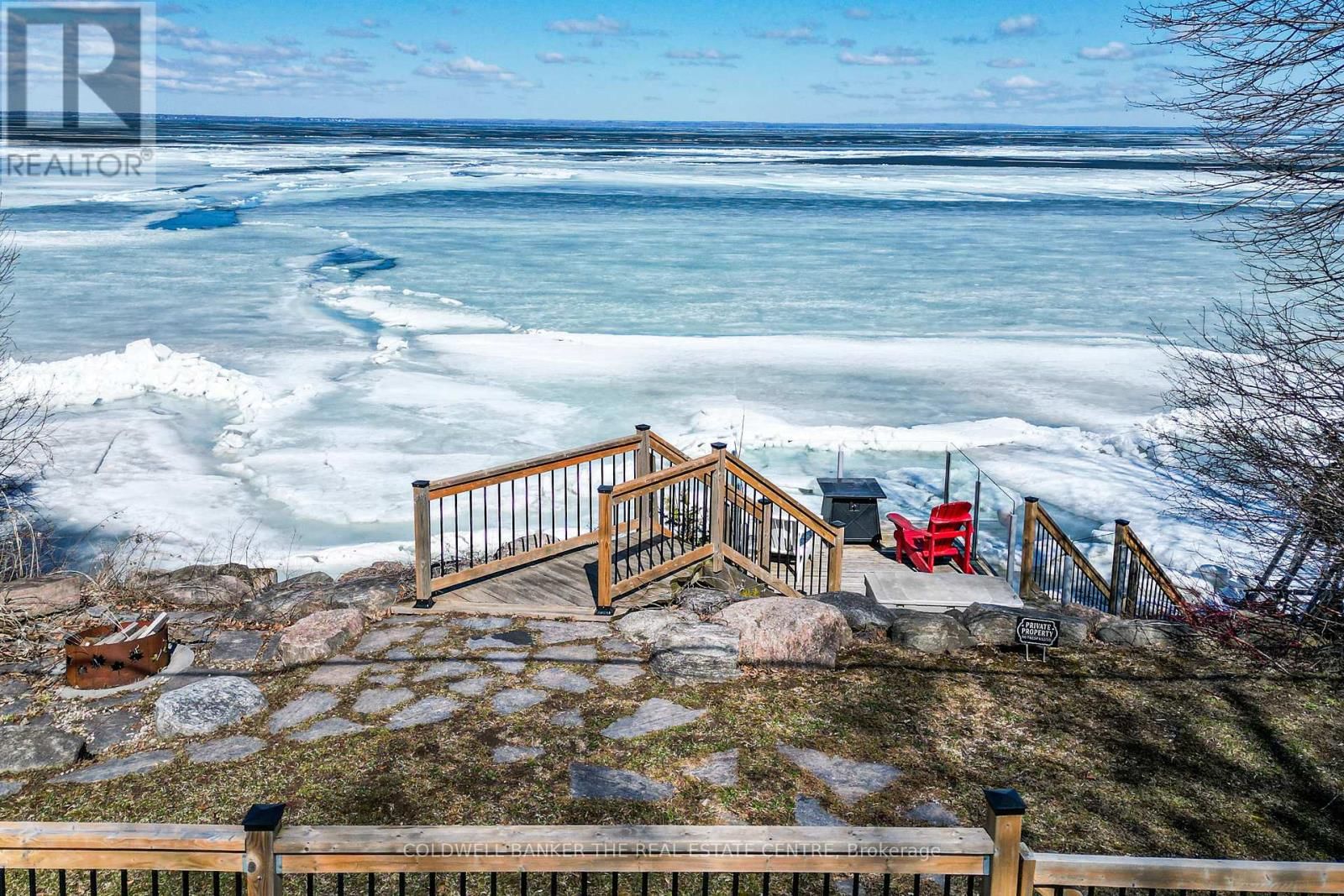 567 LAKE DRIVE EAST Image 47