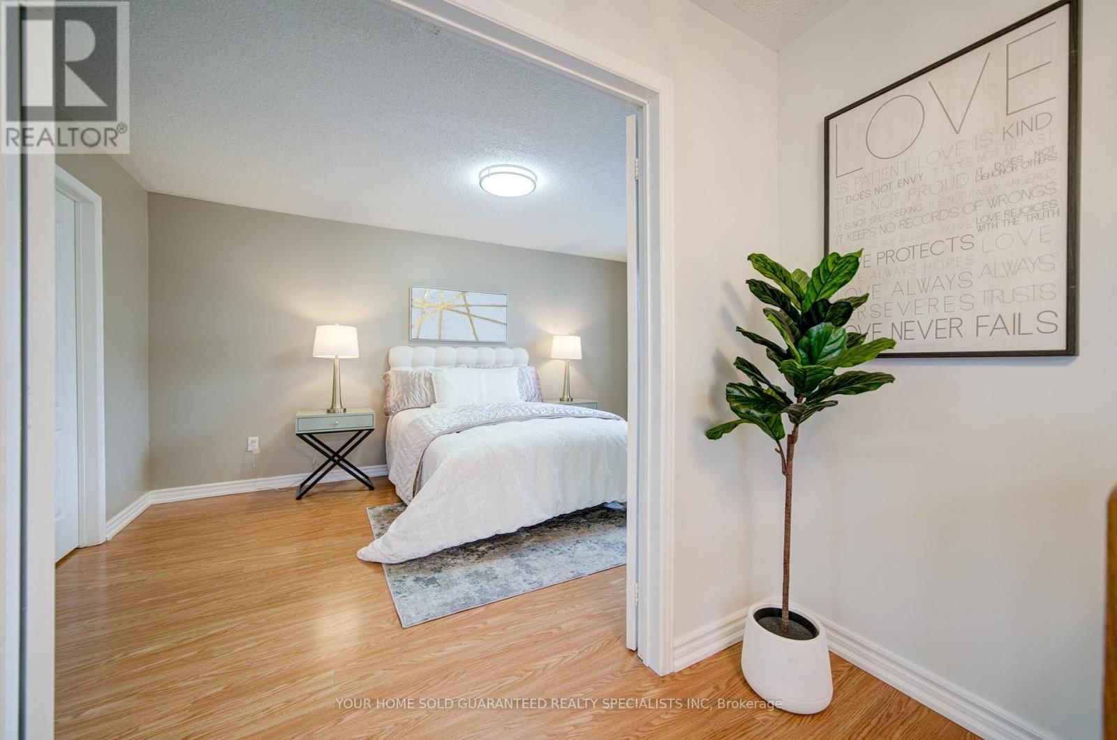 58 WARREN BRADLEY STREET Image 11