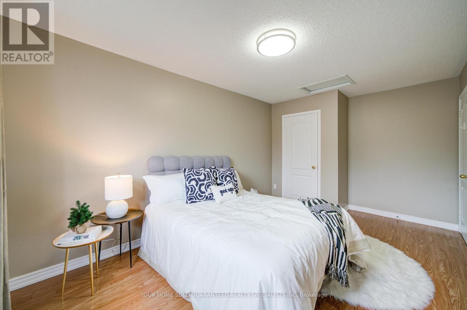 58 WARREN BRADLEY STREET Image 18