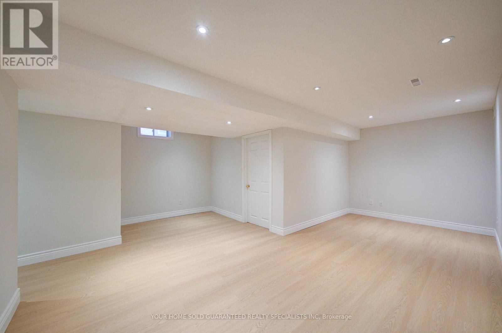 58 WARREN BRADLEY STREET Image 23