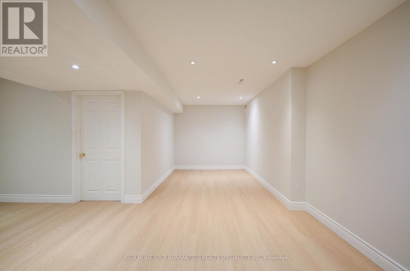 58 WARREN BRADLEY STREET Image 25