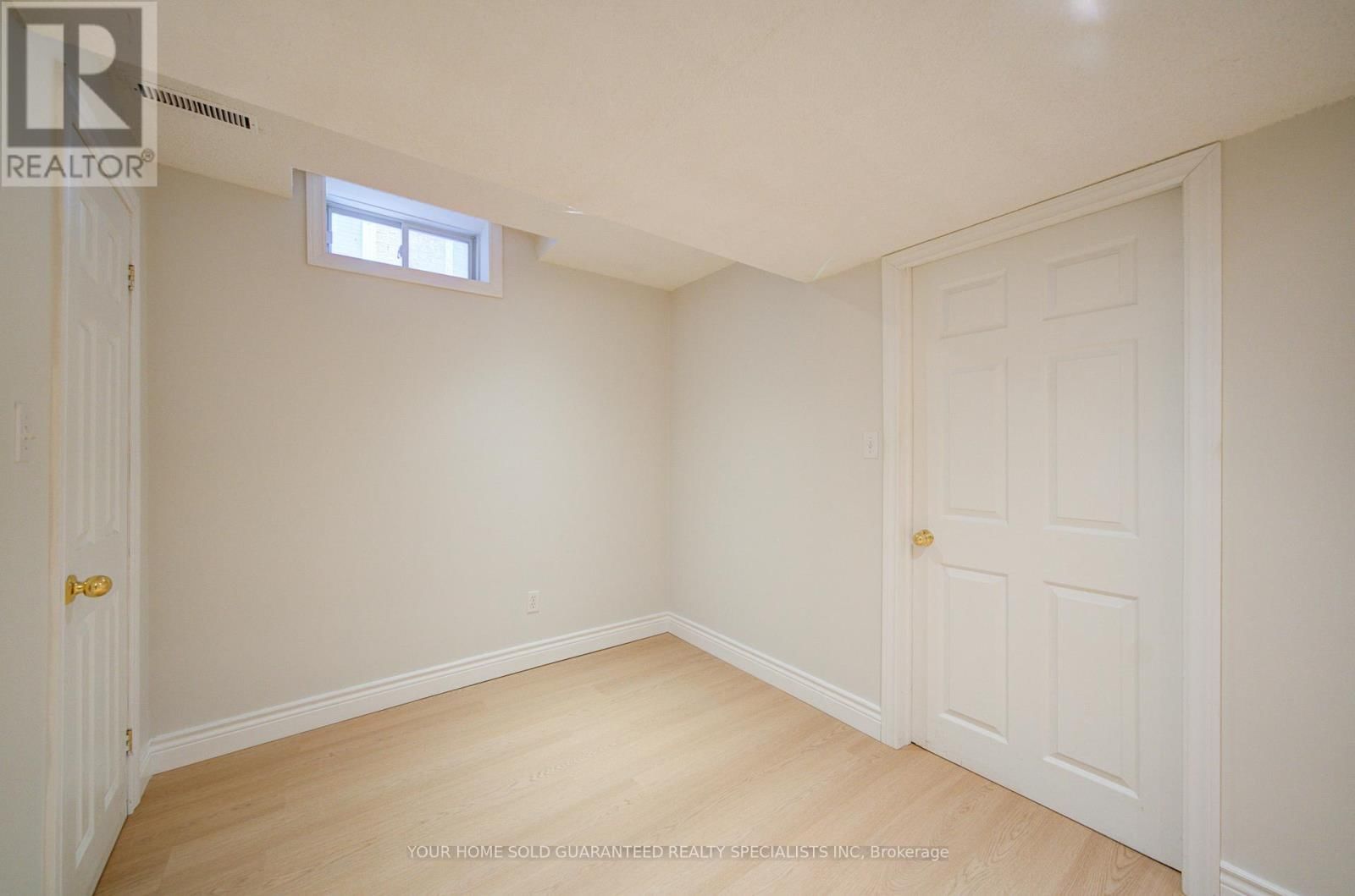 58 WARREN BRADLEY STREET Image 26