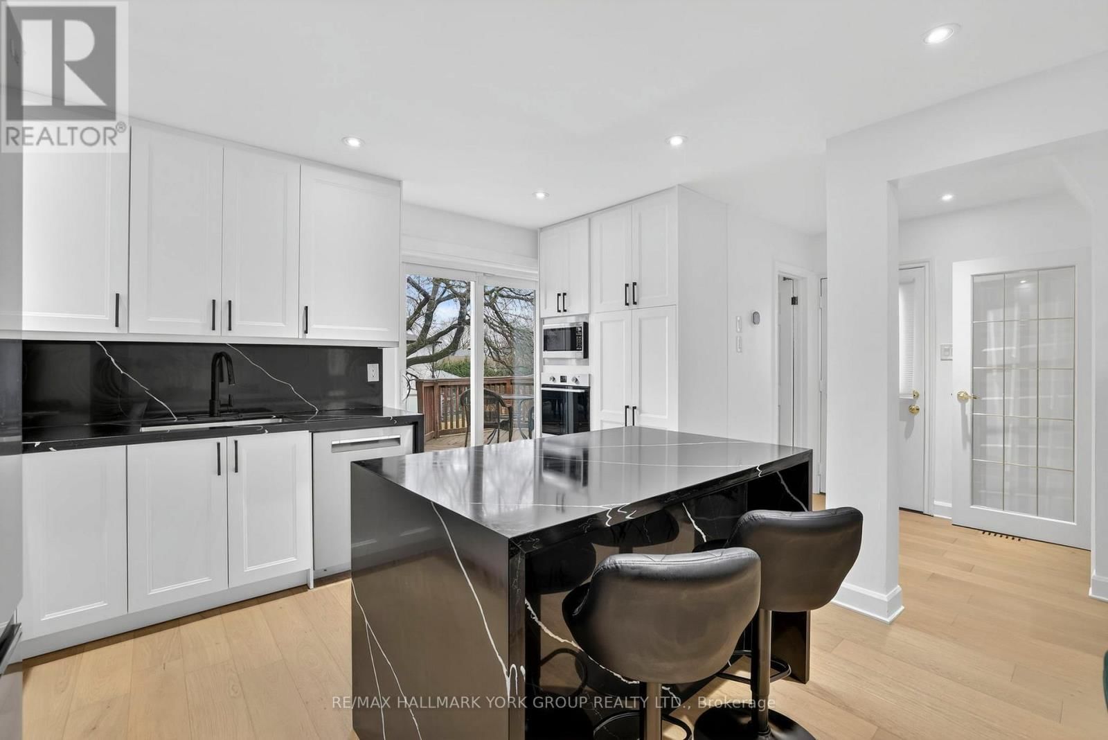 459 SANDFORD STREET Image 11