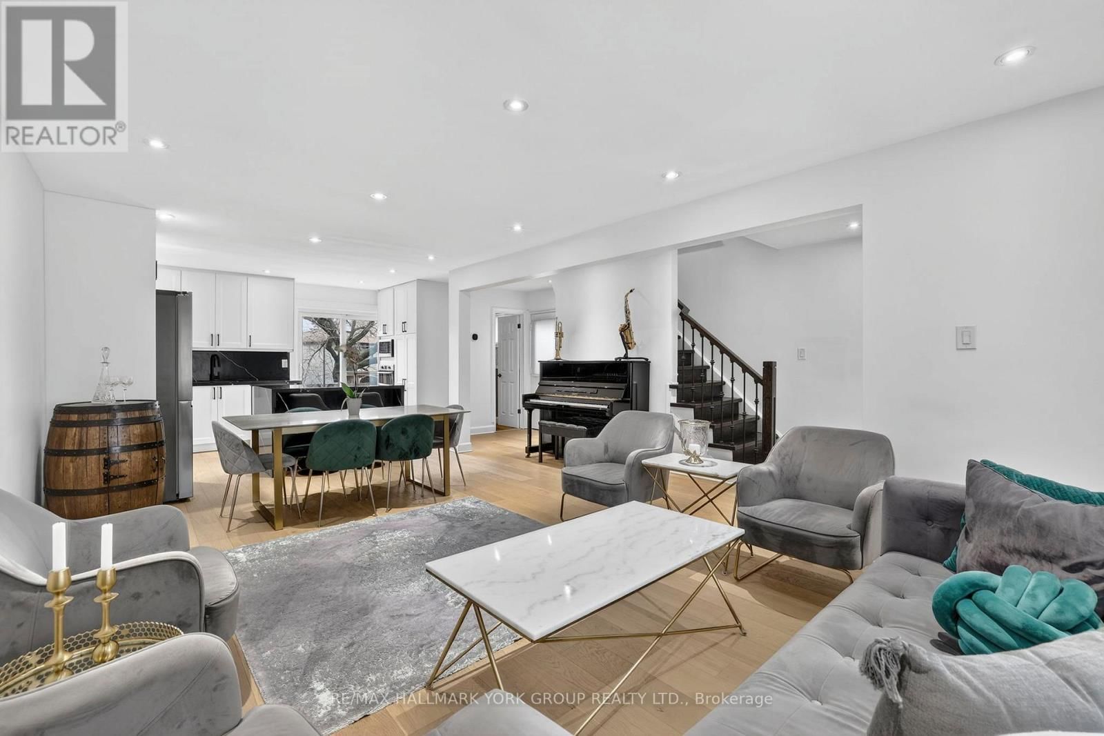 459 SANDFORD STREET Image 16