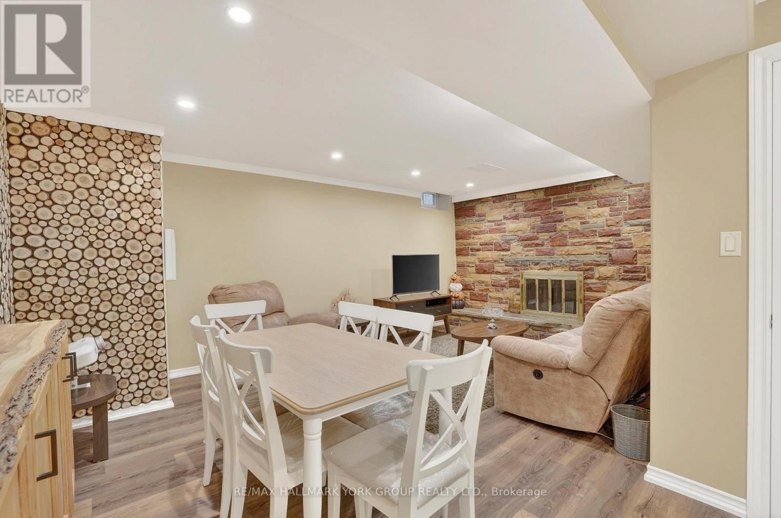 459 SANDFORD STREET Image 27