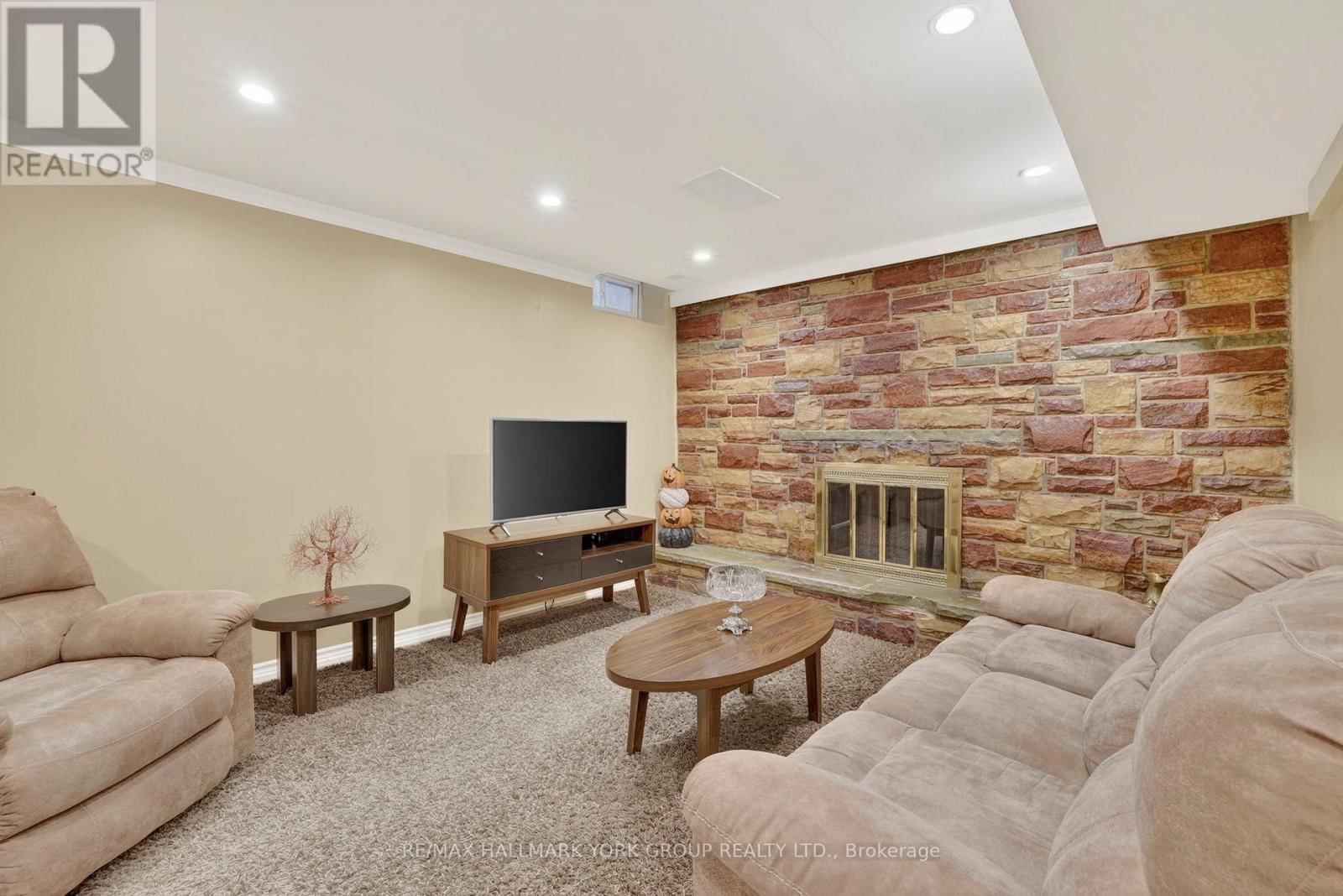 459 SANDFORD STREET Image 29