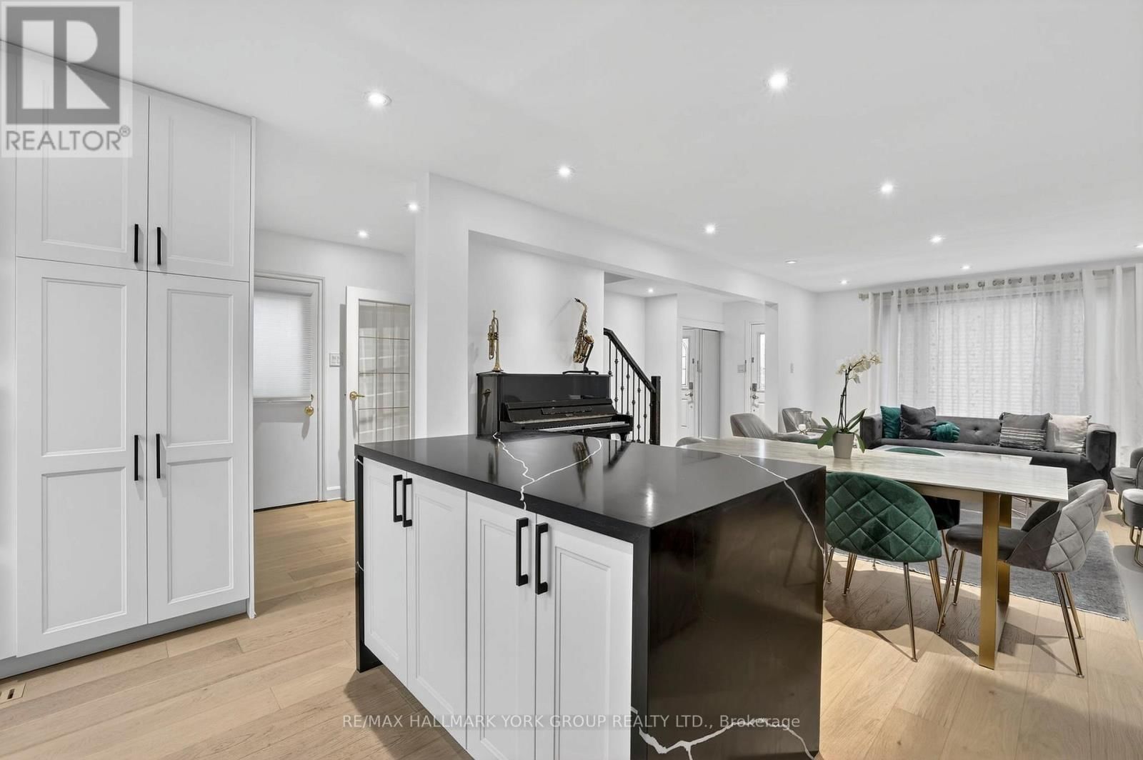 459 SANDFORD STREET Image 8