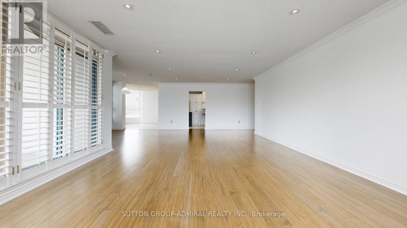 202 - 1 CLARK AVENUE WEST Image 21