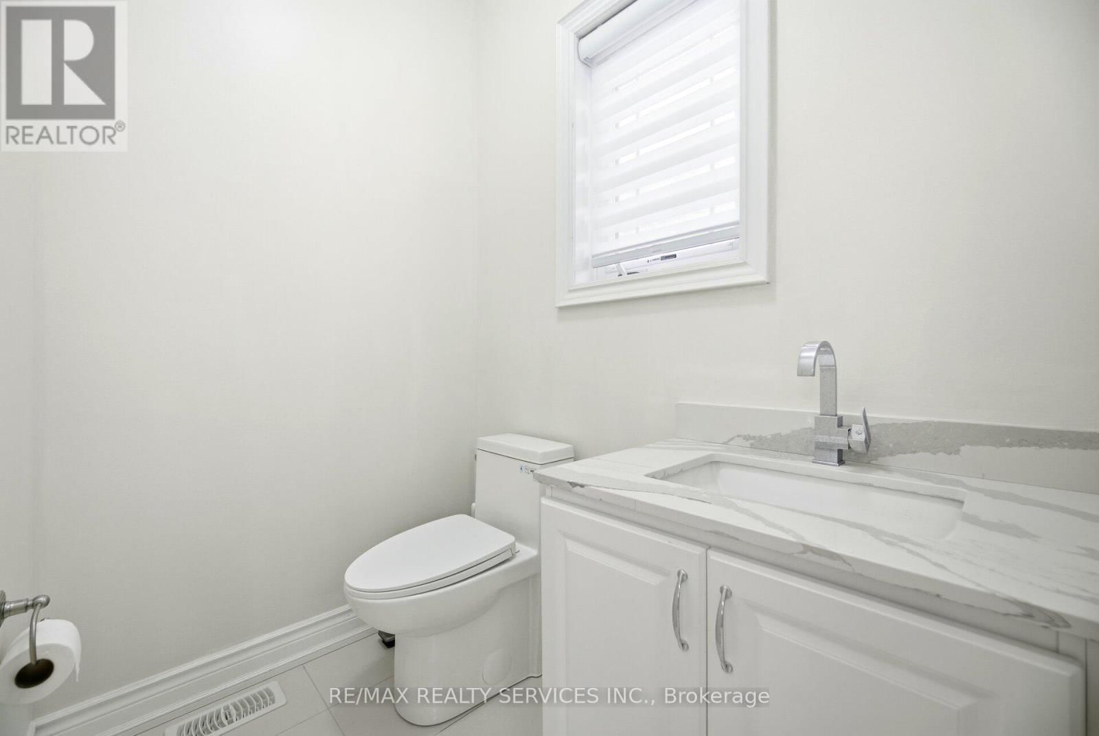 36 WEST COAST TRAIL Image 26