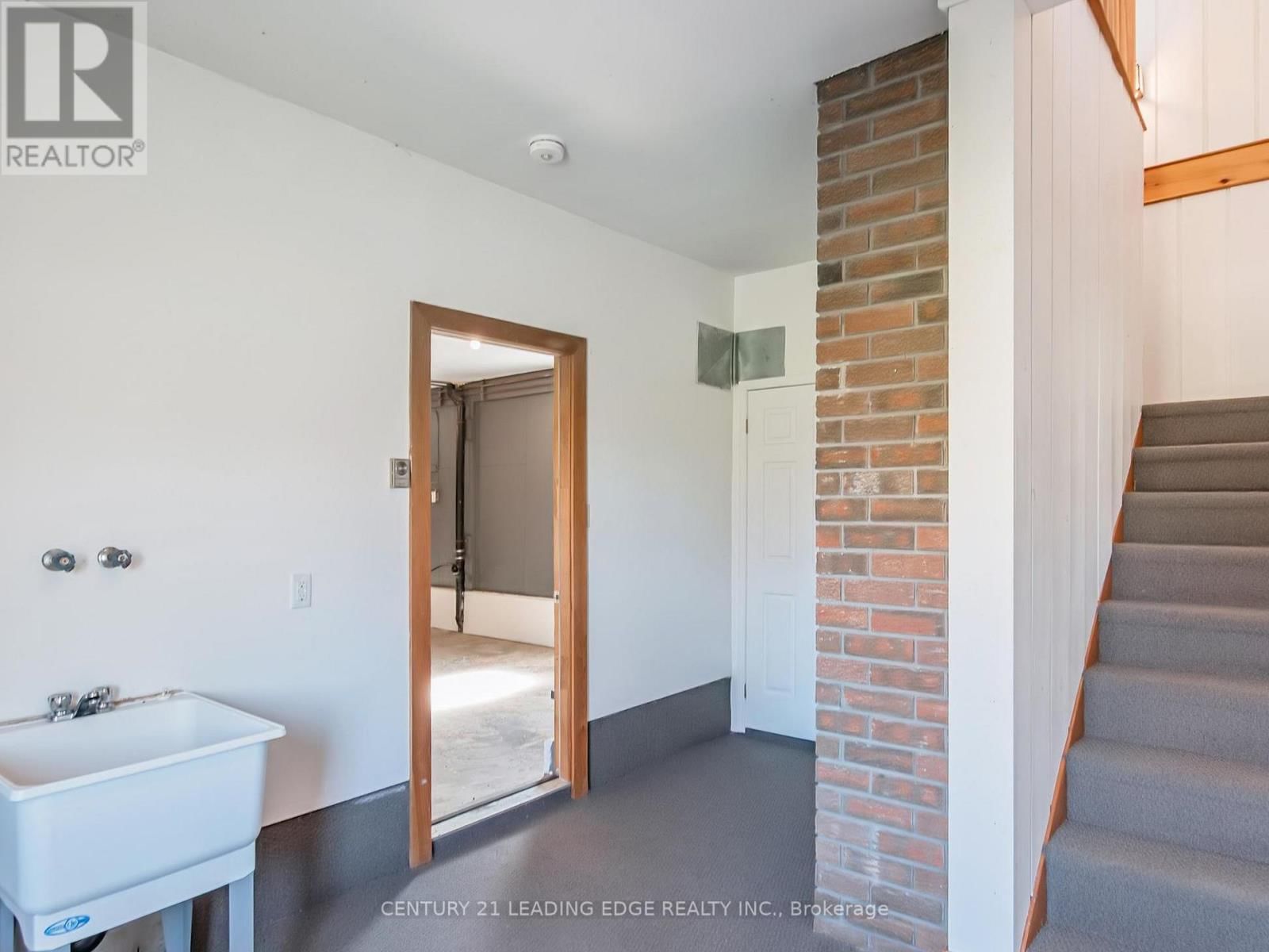 362 VICTORIA ROAD Image 36