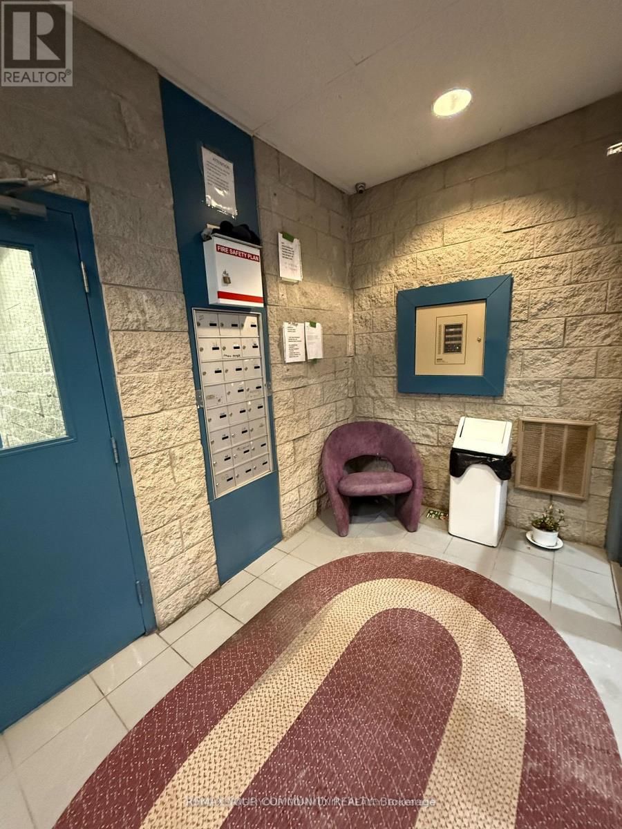 201 - 72 LAKE AVENUE Image 2