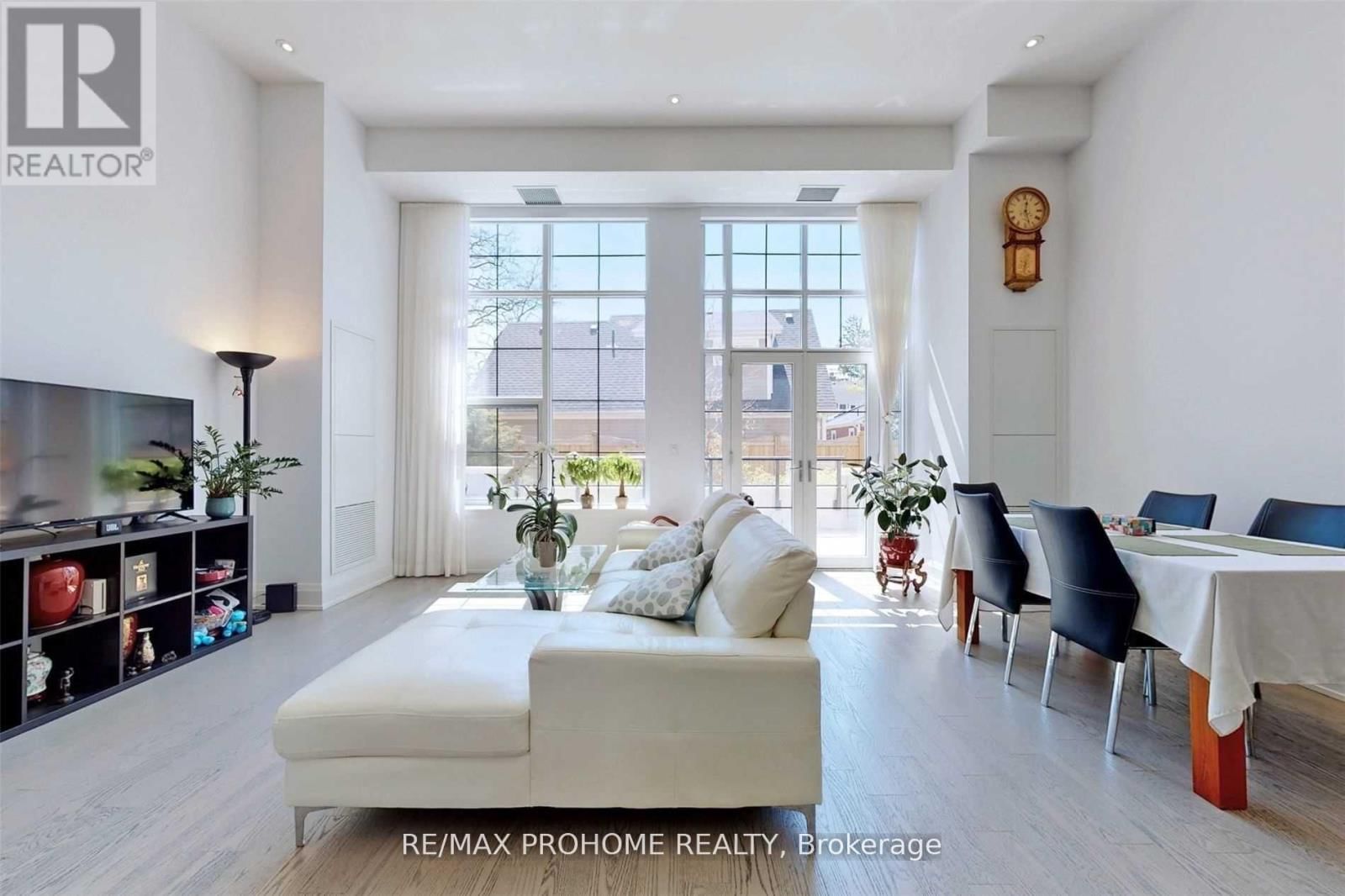 108 - 20 FRED VARLEY DRIVE Image 9