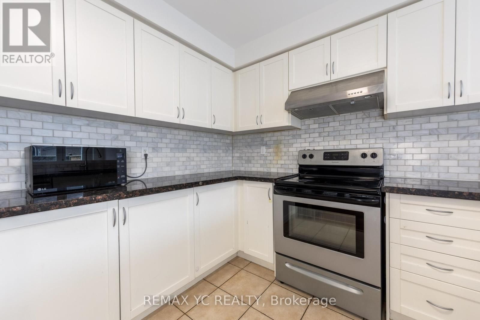 299 BANTRY AVENUE Image 11