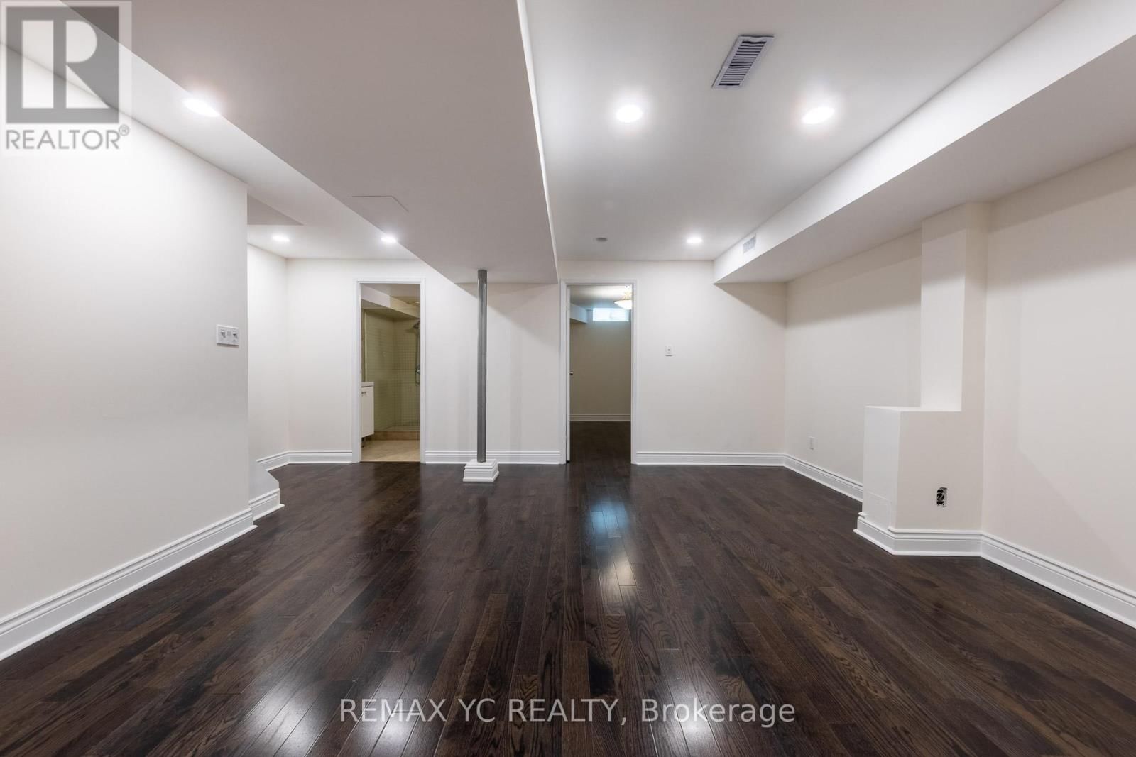 299 BANTRY AVENUE Image 32