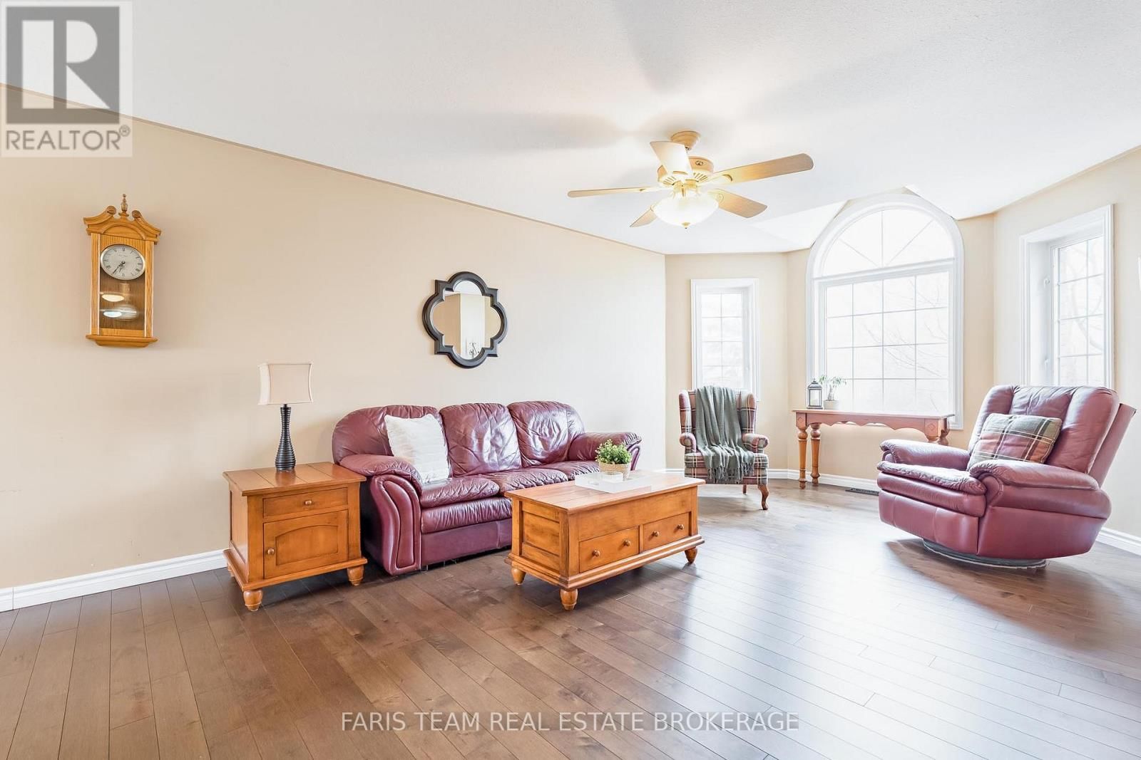 704 TRINITY STREET Image 14