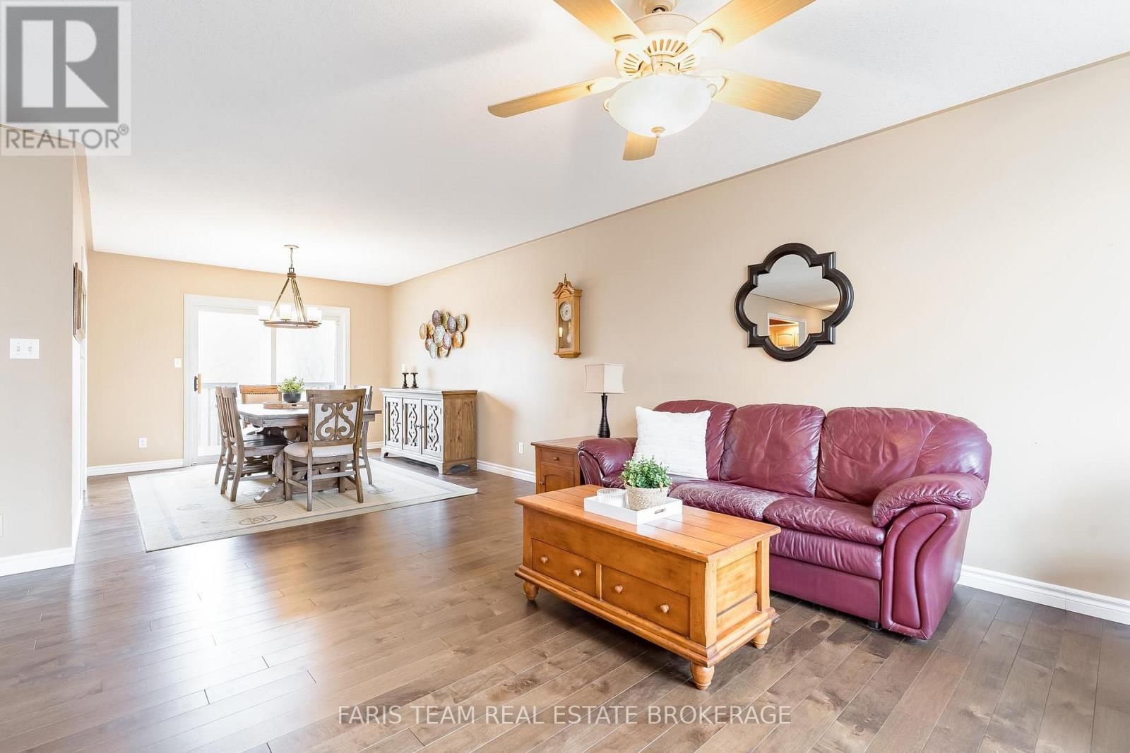 704 TRINITY STREET Image 15