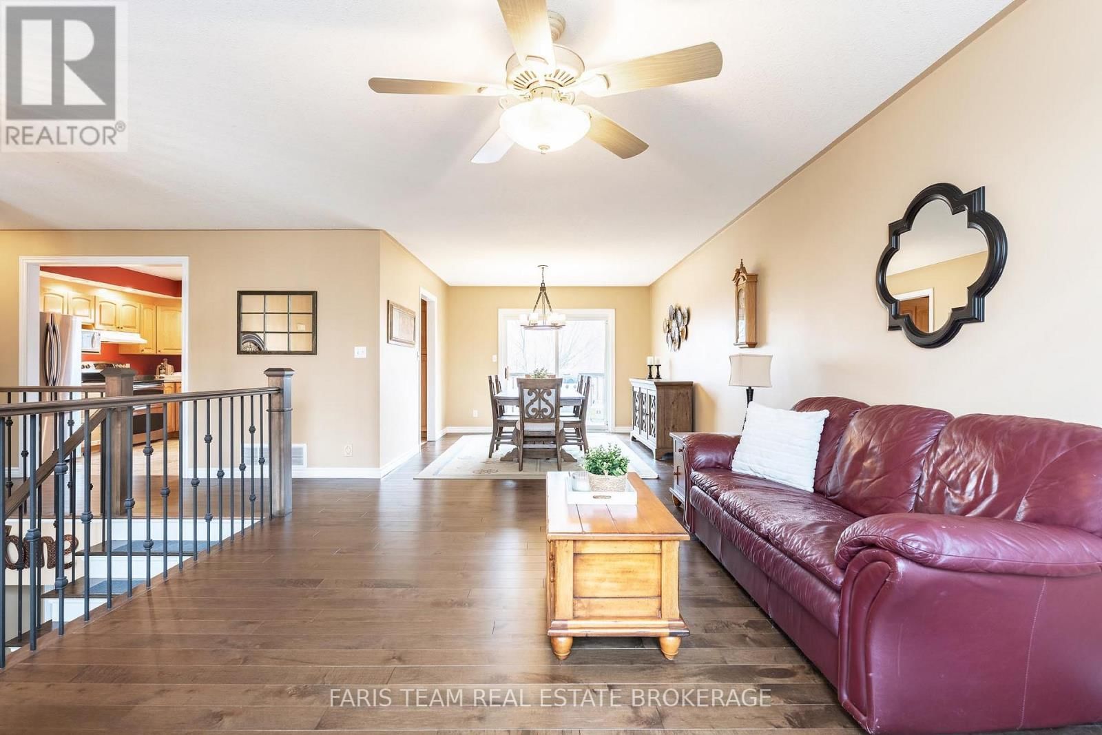 704 TRINITY STREET Image 16