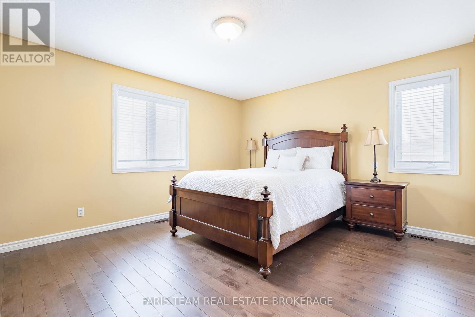 704 TRINITY STREET Image 17