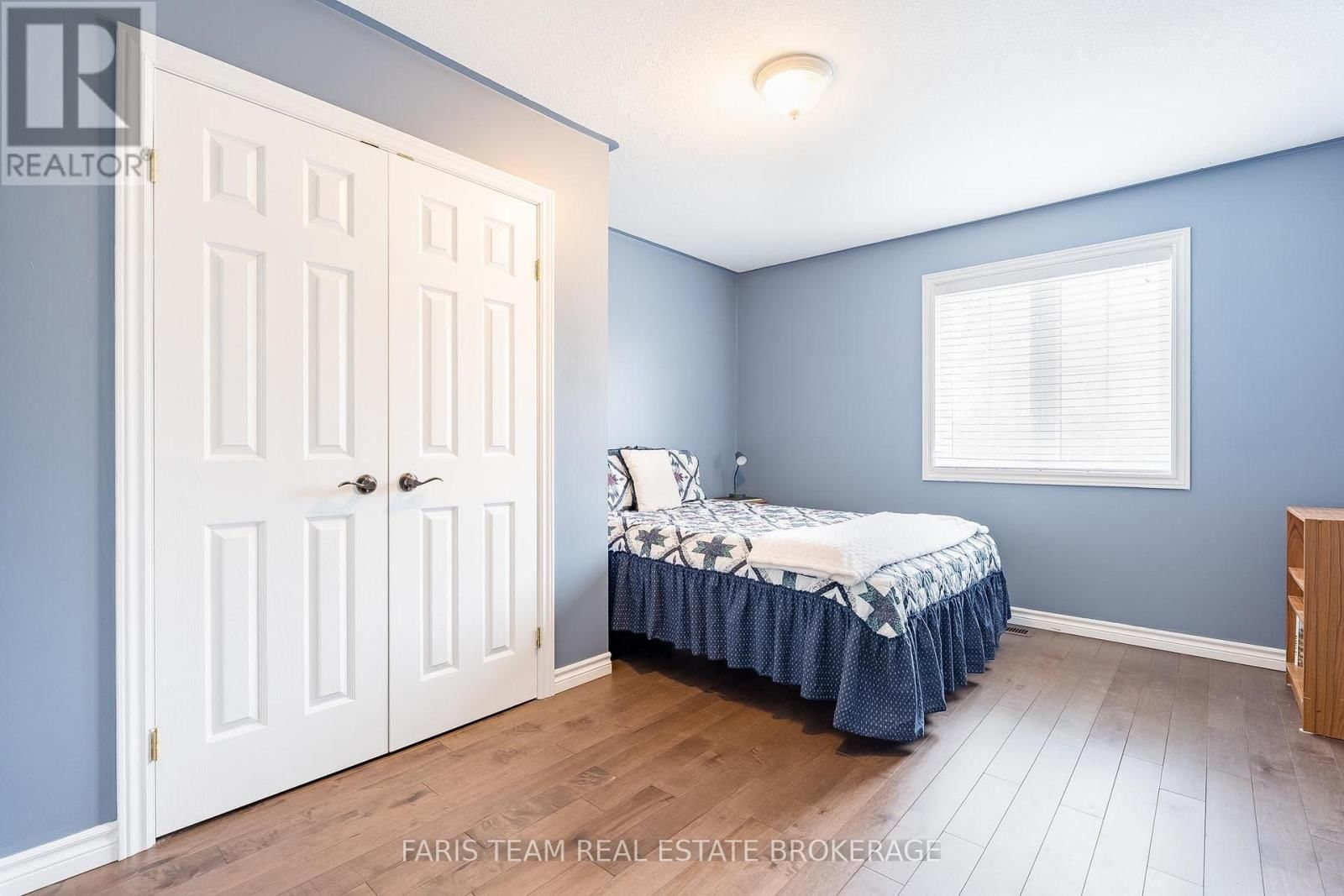 704 TRINITY STREET Image 21